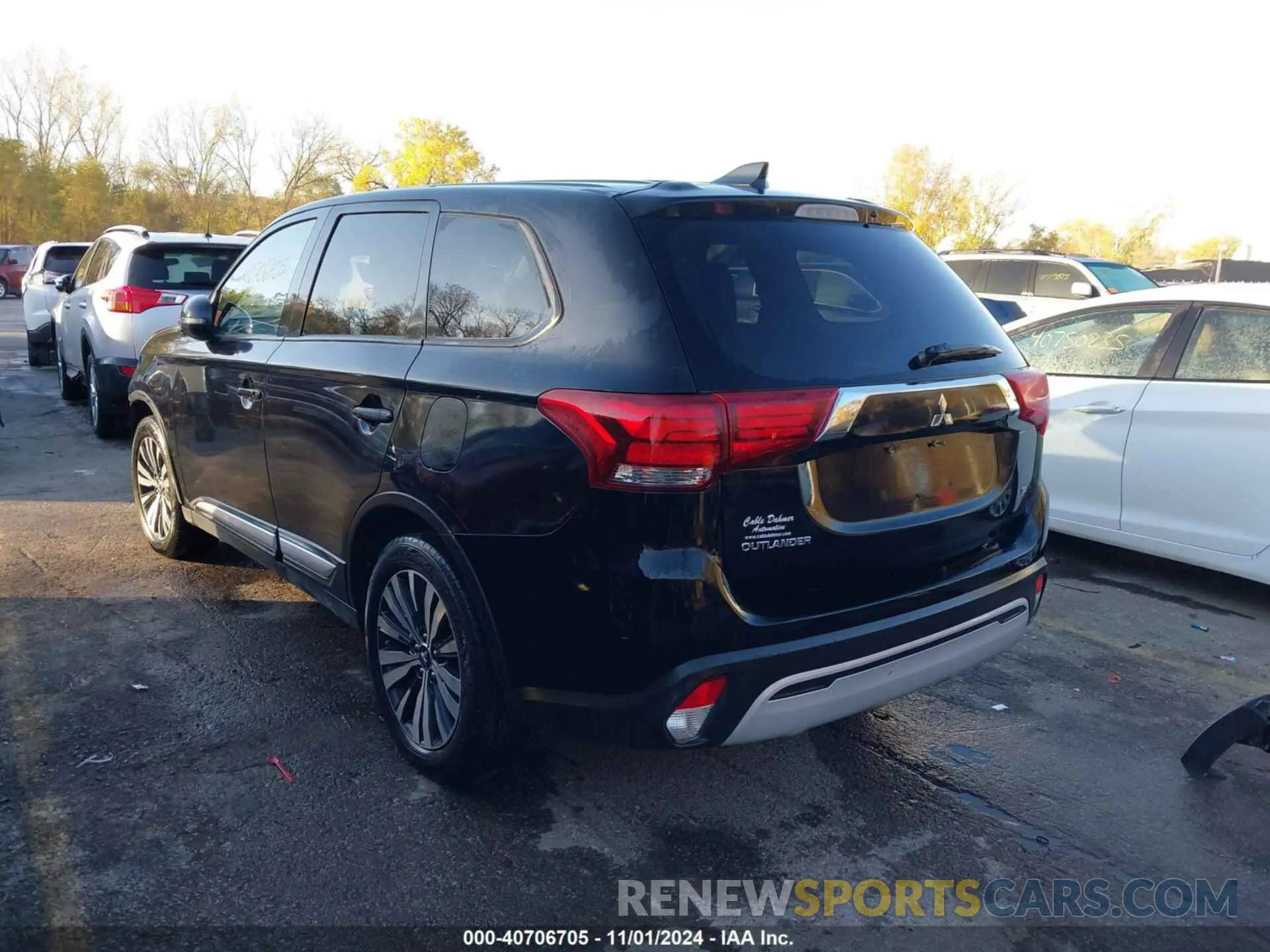 3 Photograph of a damaged car JA4AD3A31LZ023302 MITSUBISHI OUTLANDER 2020