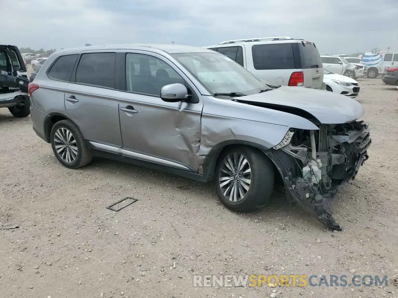 4 Photograph of a damaged car JA4AD3A32LZ013698 MITSUBISHI OUTLANDER 2020