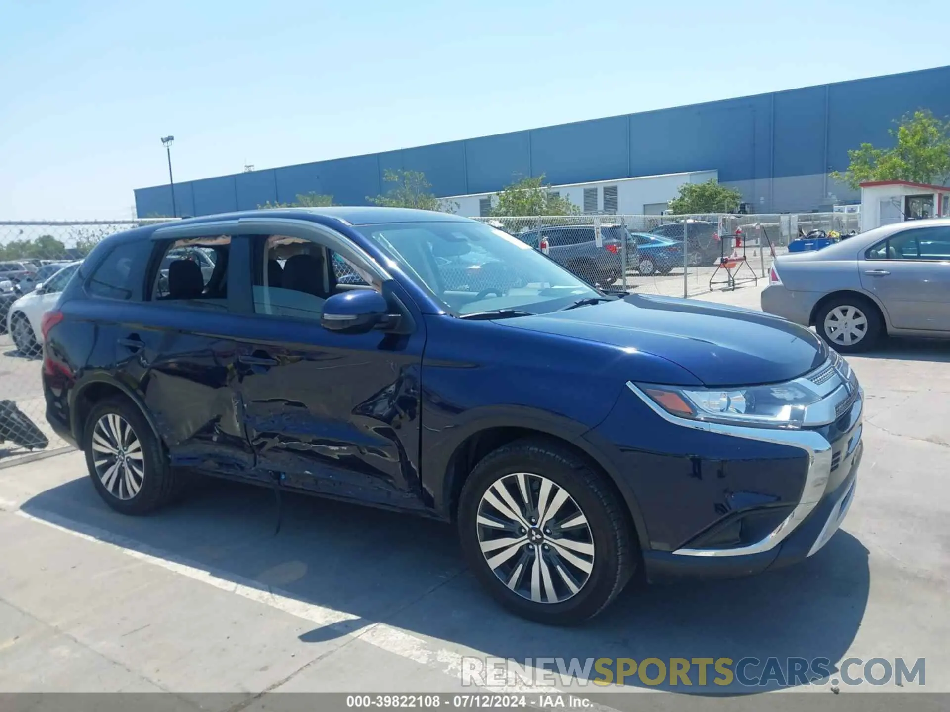 1 Photograph of a damaged car JA4AD3A32LZ017587 MITSUBISHI OUTLANDER 2020