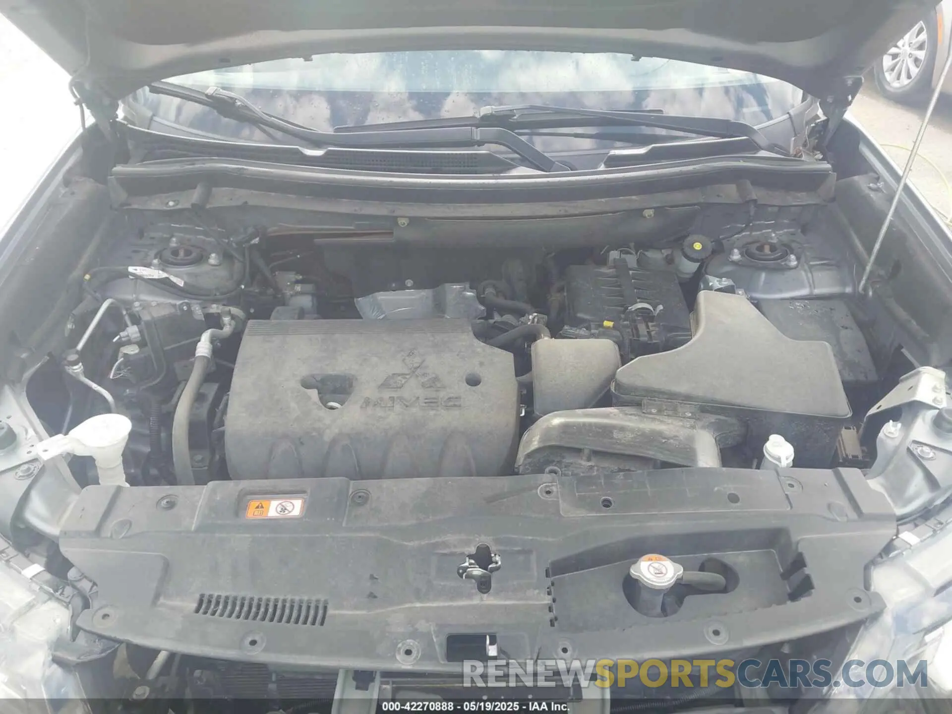 10 Photograph of a damaged car JA4AD3A33LJ001719 MITSUBISHI OUTLANDER 2020