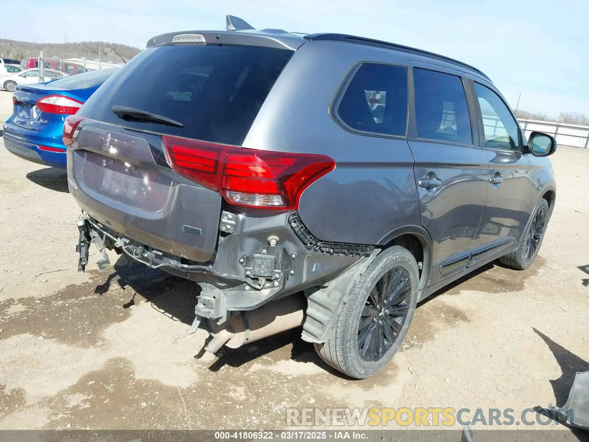 4 Photograph of a damaged car JA4AD3A34LZ036626 MITSUBISHI OUTLANDER 2020