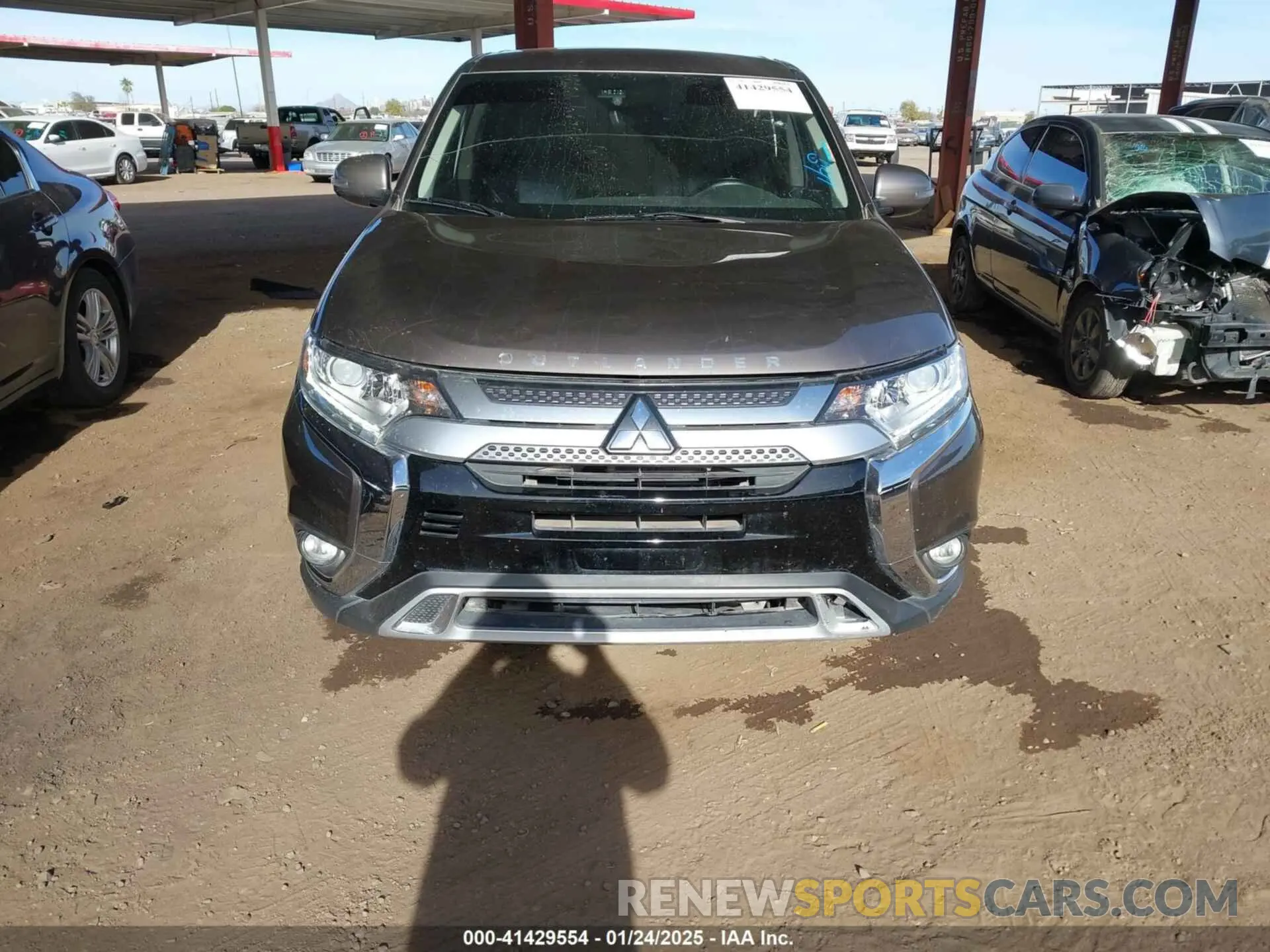 12 Photograph of a damaged car JA4AD3A34LZ046556 MITSUBISHI OUTLANDER 2020