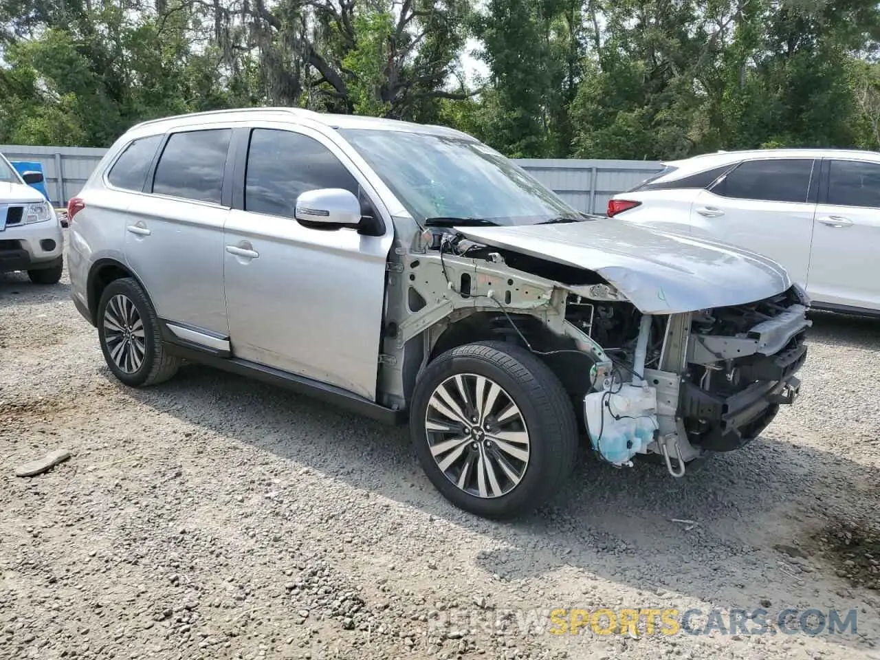 4 Photograph of a damaged car JA4AD3A35LJ001284 MITSUBISHI OUTLANDER 2020