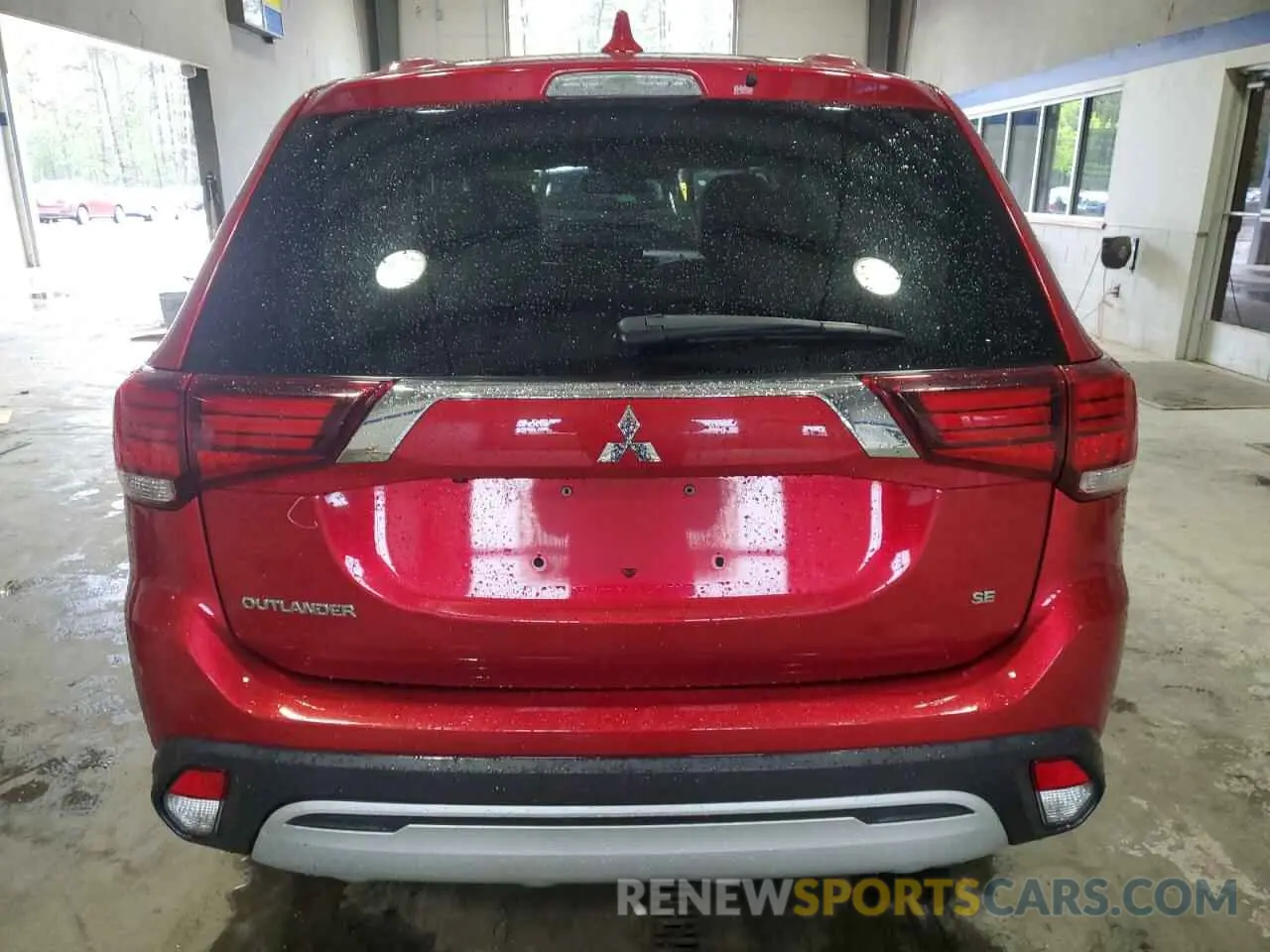 6 Photograph of a damaged car JA4AD3A35LZ004560 MITSUBISHI OUTLANDER 2020