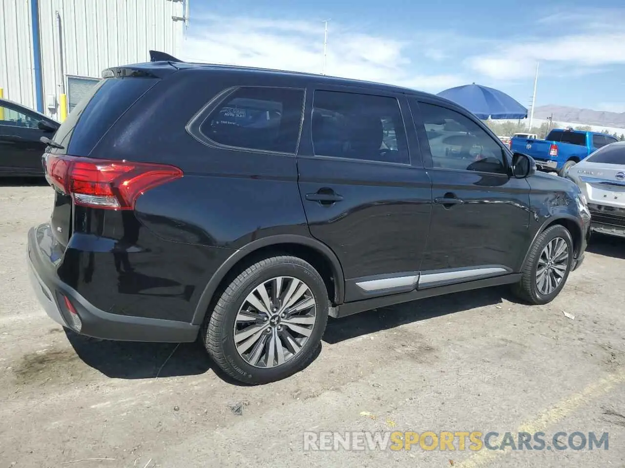 3 Photograph of a damaged car JA4AD3A35LZ015722 MITSUBISHI OUTLANDER 2020