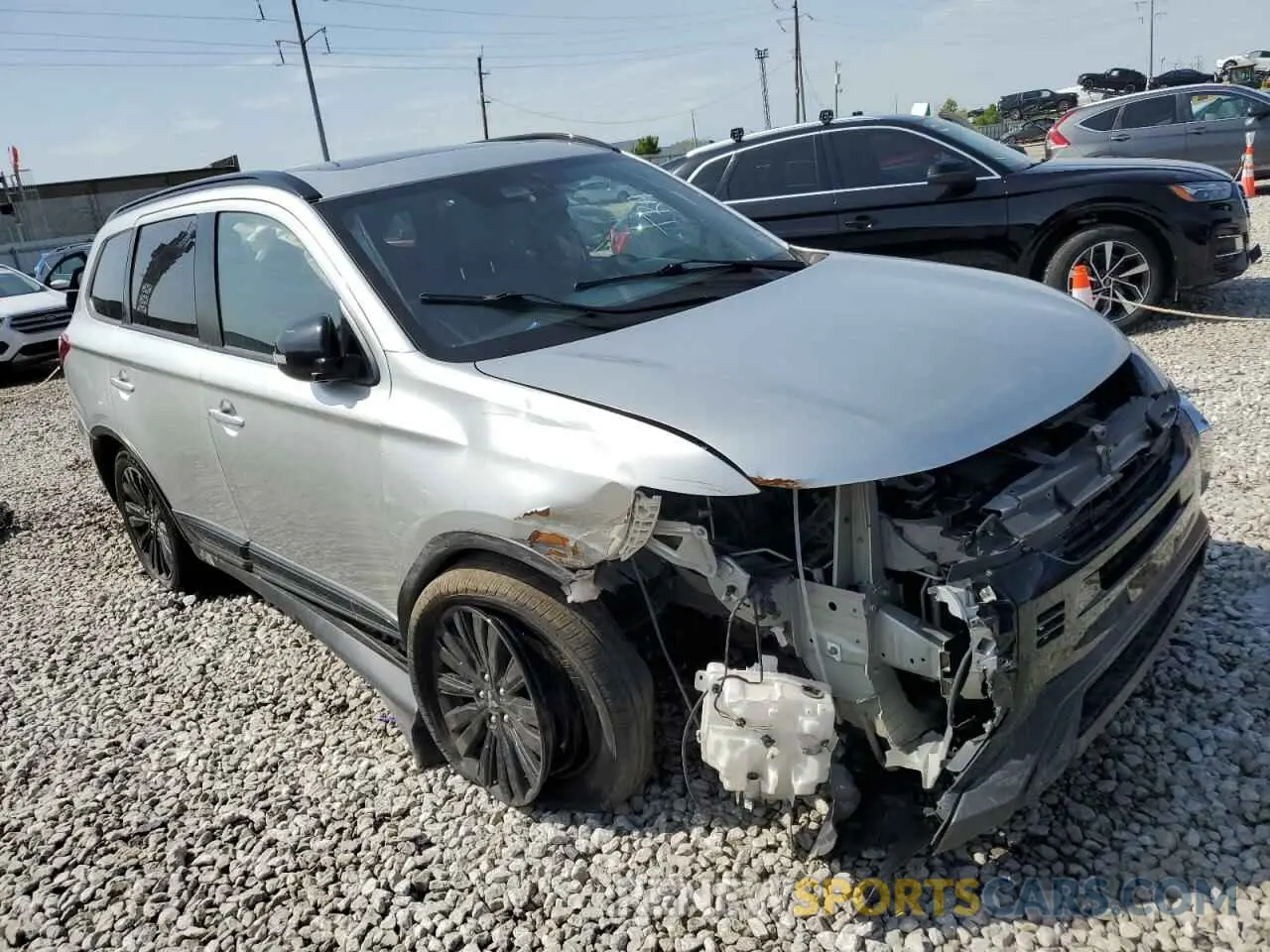 4 Photograph of a damaged car JA4AD3A36LZ032741 MITSUBISHI OUTLANDER 2020