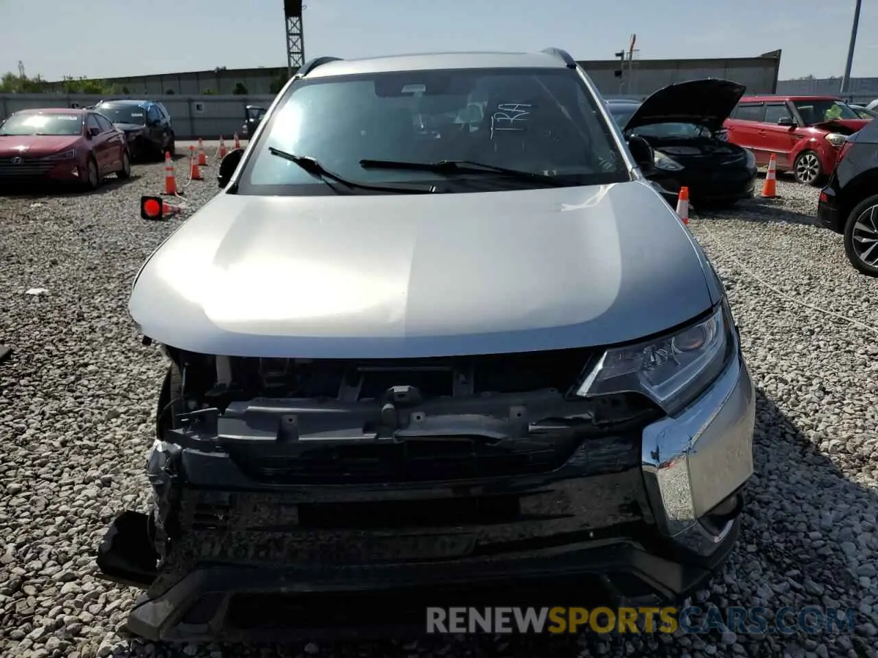 5 Photograph of a damaged car JA4AD3A36LZ032741 MITSUBISHI OUTLANDER 2020