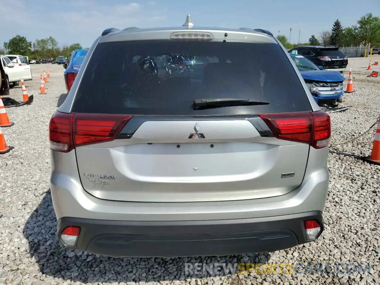 6 Photograph of a damaged car JA4AD3A36LZ032741 MITSUBISHI OUTLANDER 2020