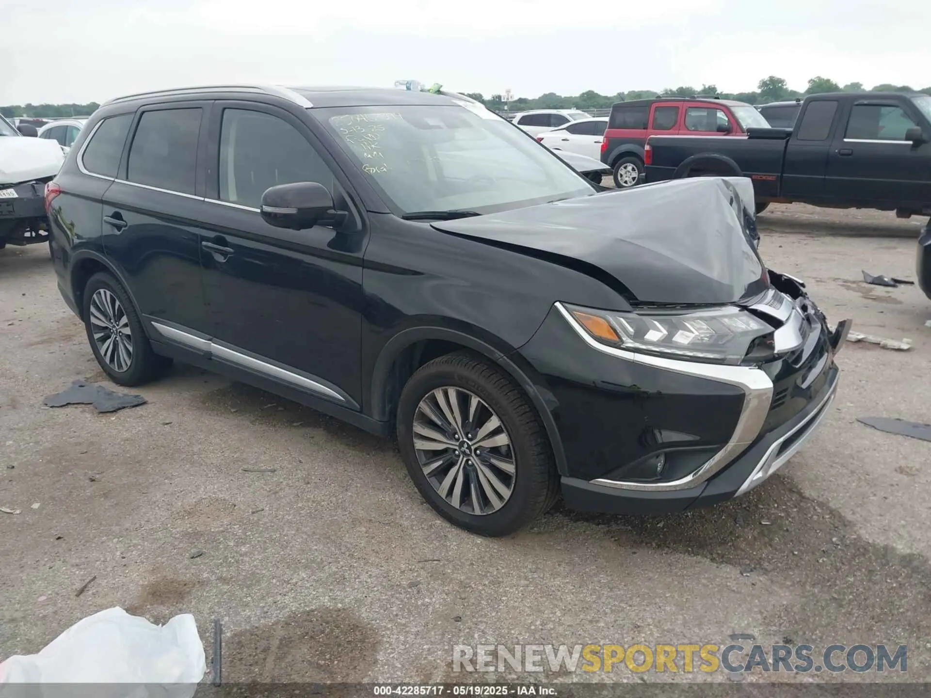 1 Photograph of a damaged car JA4AD3A36LZ046736 MITSUBISHI OUTLANDER 2020