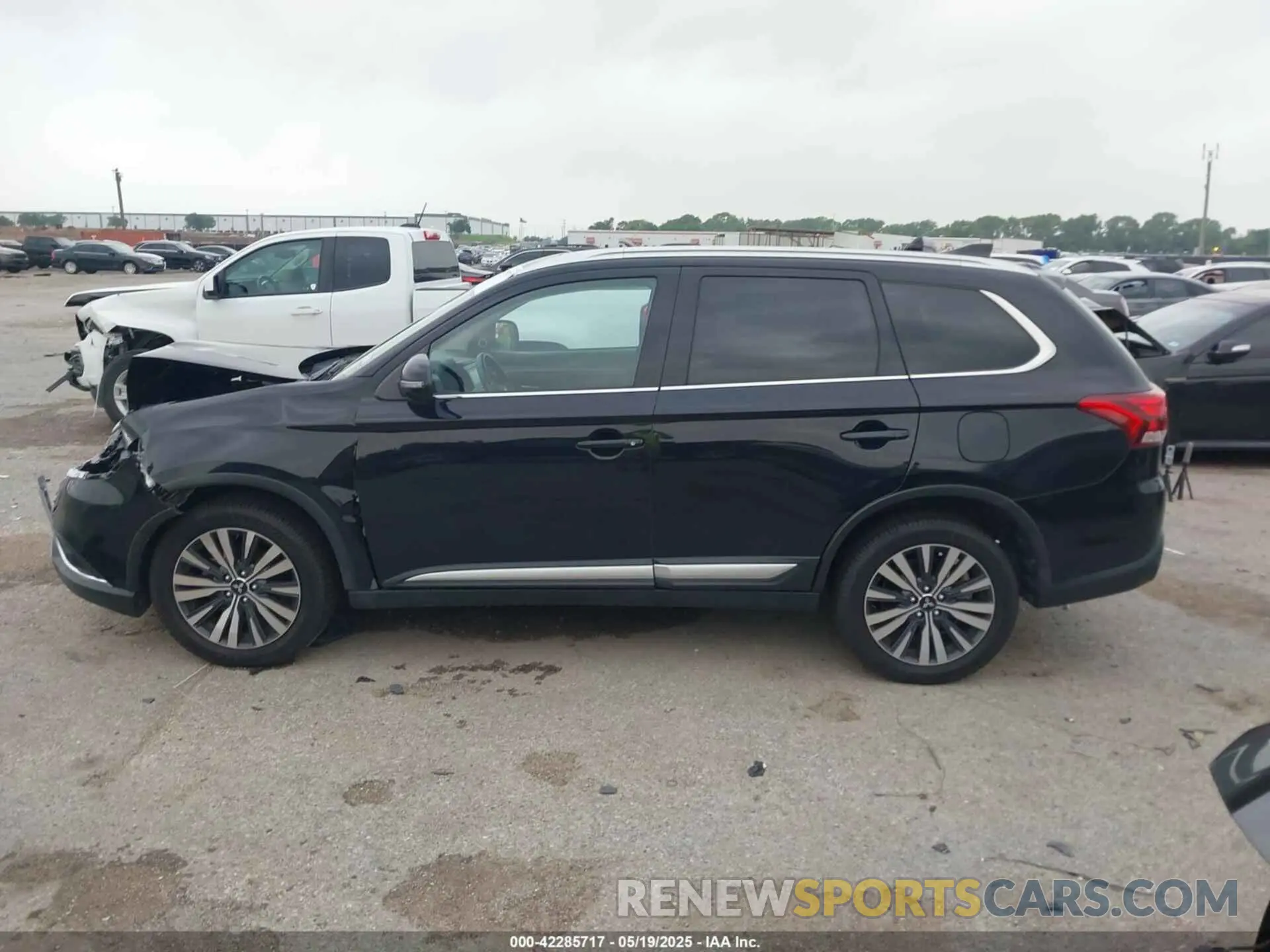 15 Photograph of a damaged car JA4AD3A36LZ046736 MITSUBISHI OUTLANDER 2020