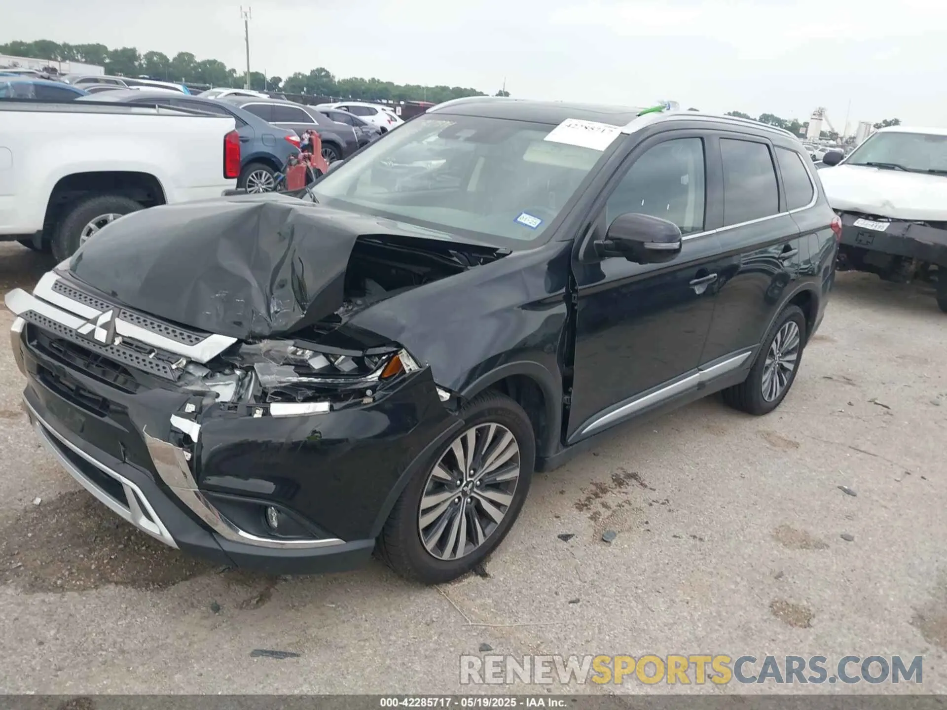2 Photograph of a damaged car JA4AD3A36LZ046736 MITSUBISHI OUTLANDER 2020