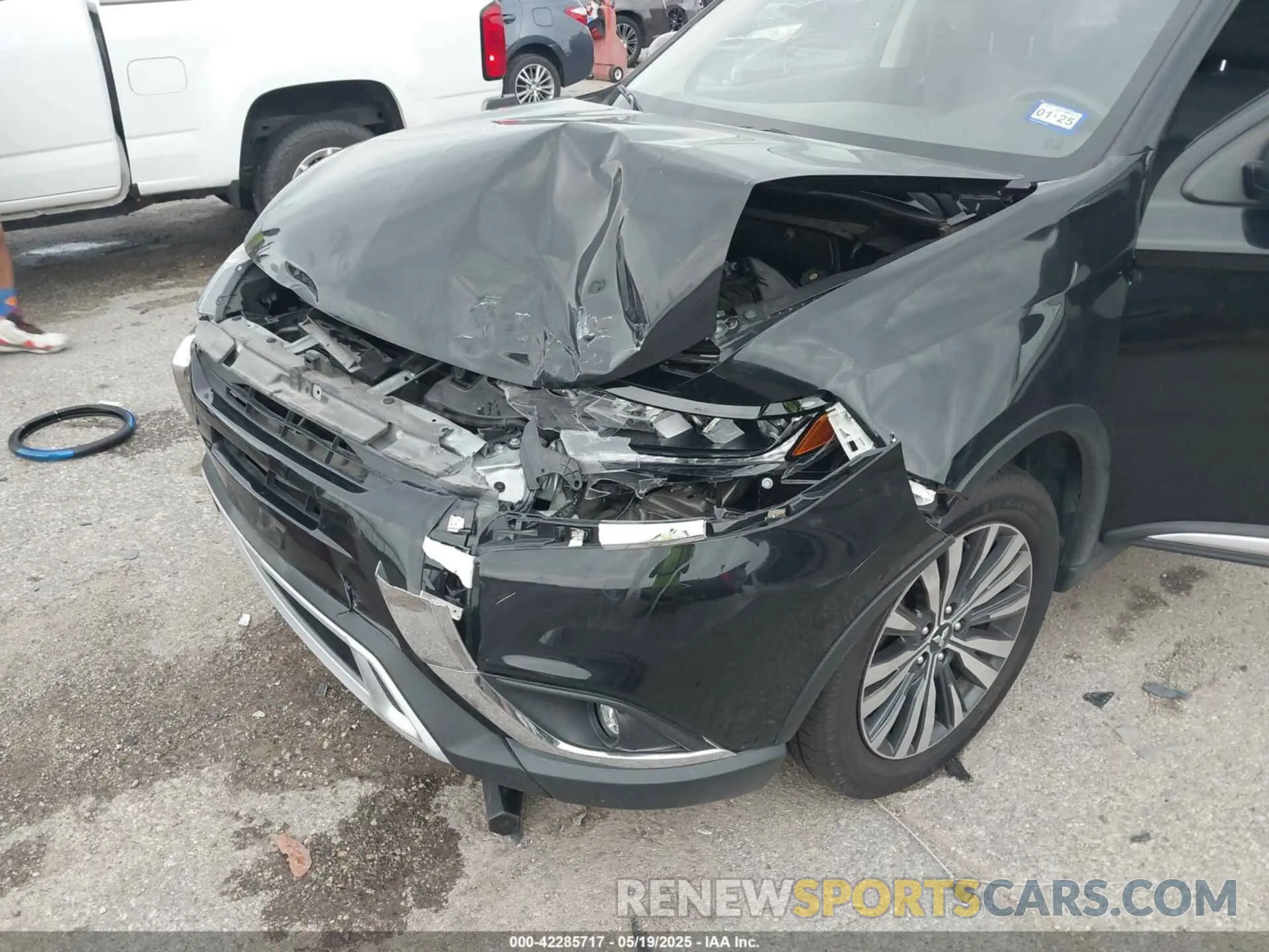 6 Photograph of a damaged car JA4AD3A36LZ046736 MITSUBISHI OUTLANDER 2020