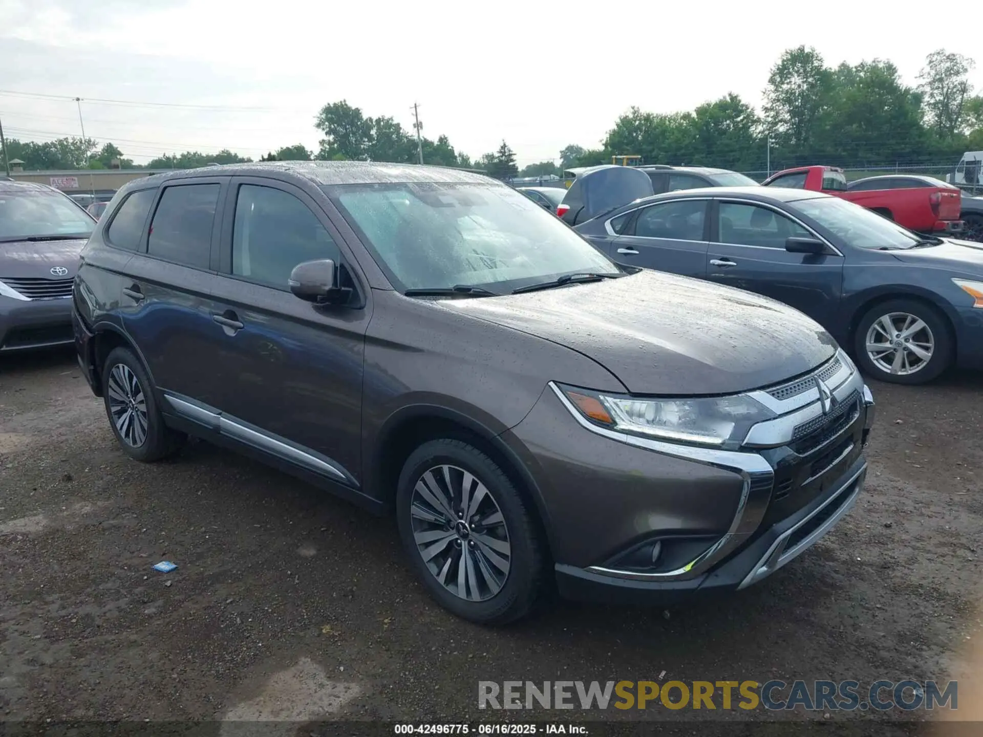 1 Photograph of a damaged car JA4AD3A37LZ004298 MITSUBISHI OUTLANDER 2020