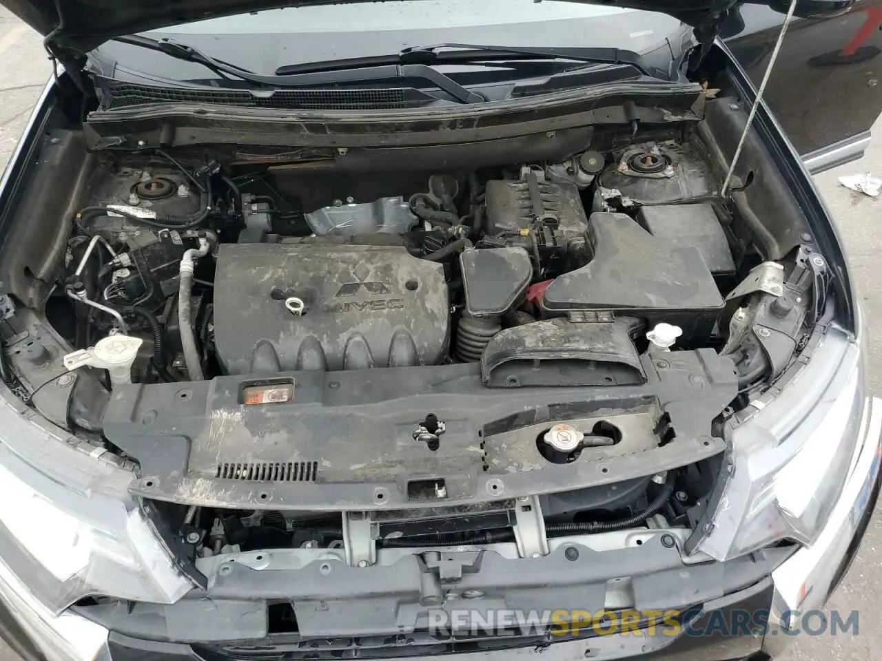 11 Photograph of a damaged car JA4AD3A37LZ020212 MITSUBISHI OUTLANDER 2020