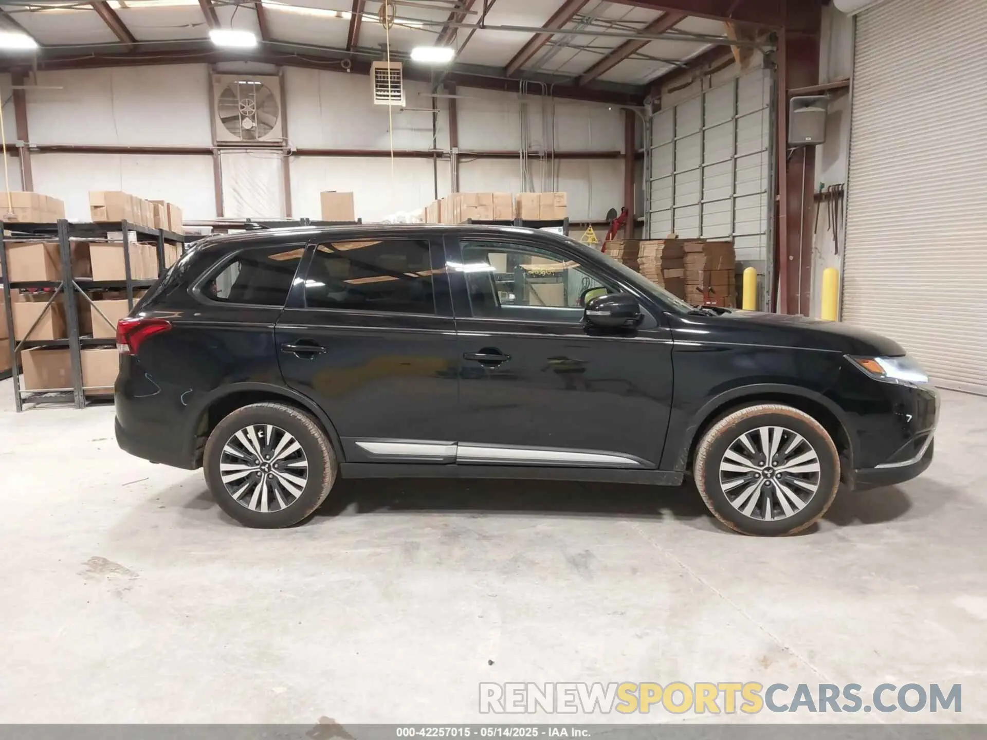 13 Photograph of a damaged car JA4AD3A37LZ024101 MITSUBISHI OUTLANDER 2020