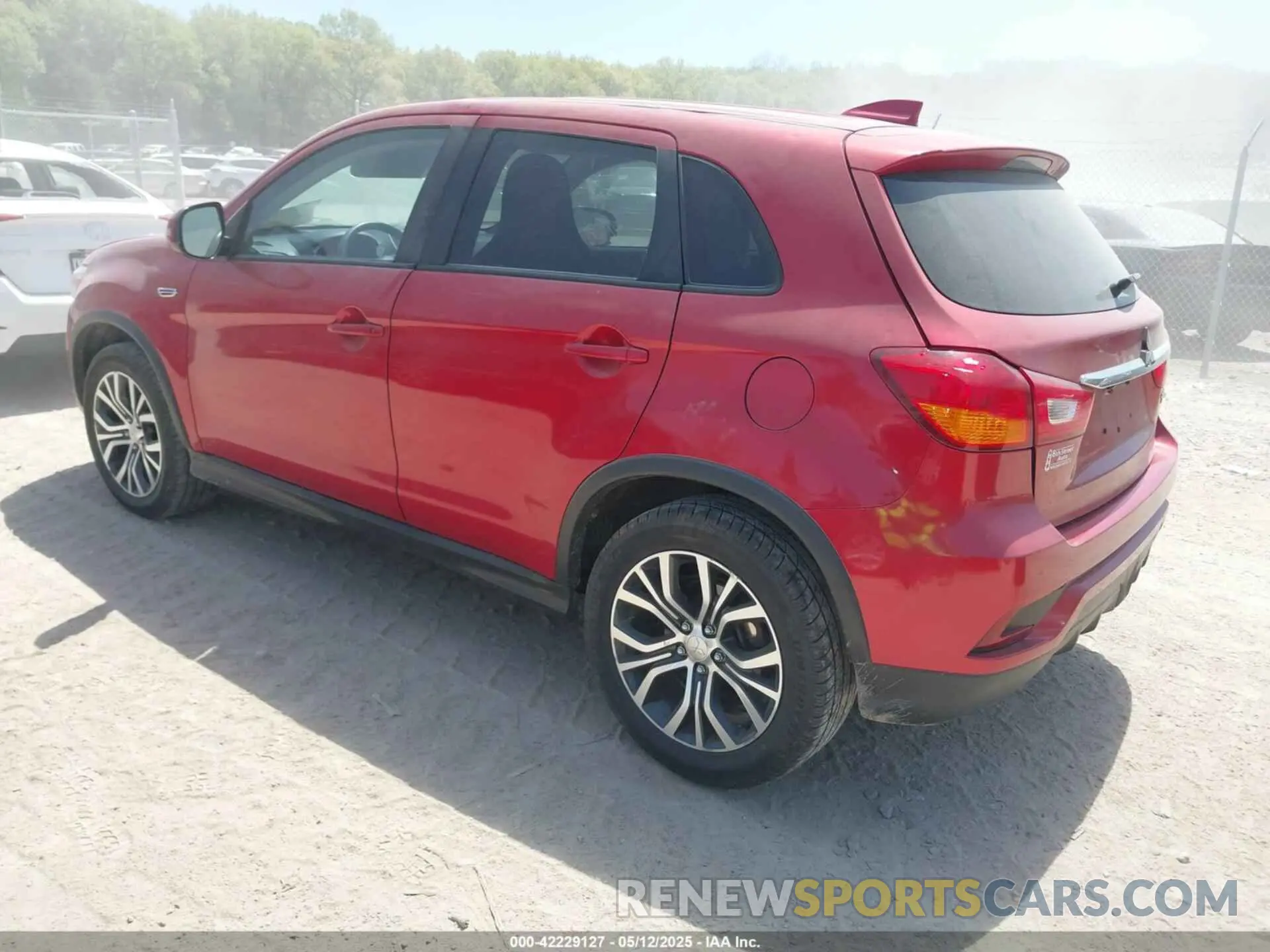 3 Photograph of a damaged car JA4AD3A37LZ034935 MITSUBISHI OUTLANDER 2020