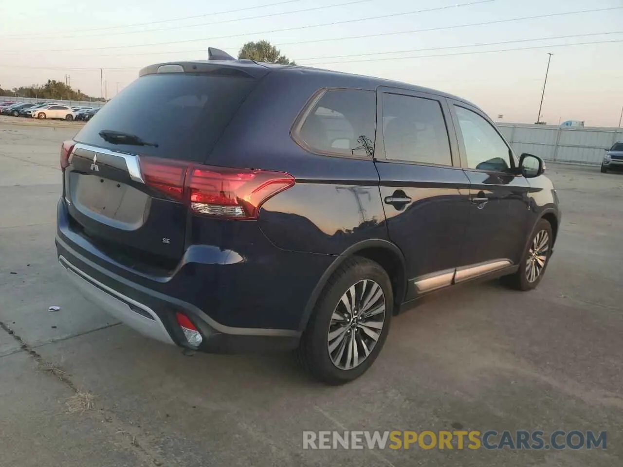 3 Photograph of a damaged car JA4AD3A37LZ039150 MITSUBISHI OUTLANDER 2020