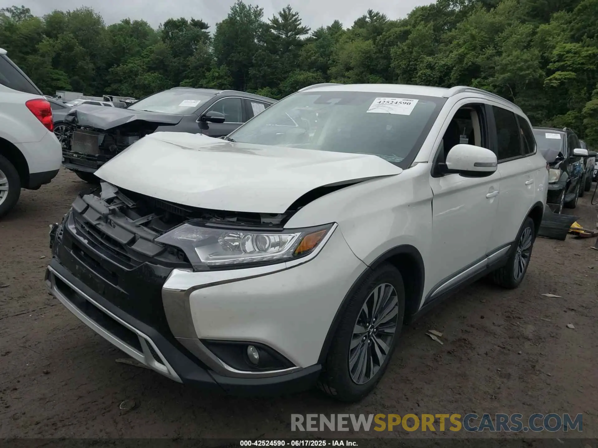 2 Photograph of a damaged car JA4AD3A37LZ040489 MITSUBISHI OUTLANDER 2020