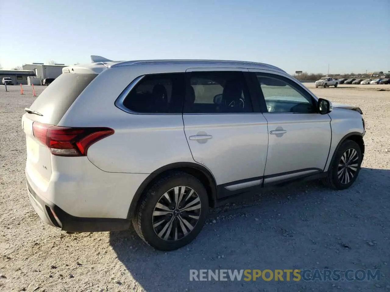 3 Photograph of a damaged car JA4AD3A38LZ021238 MITSUBISHI OUTLANDER 2020