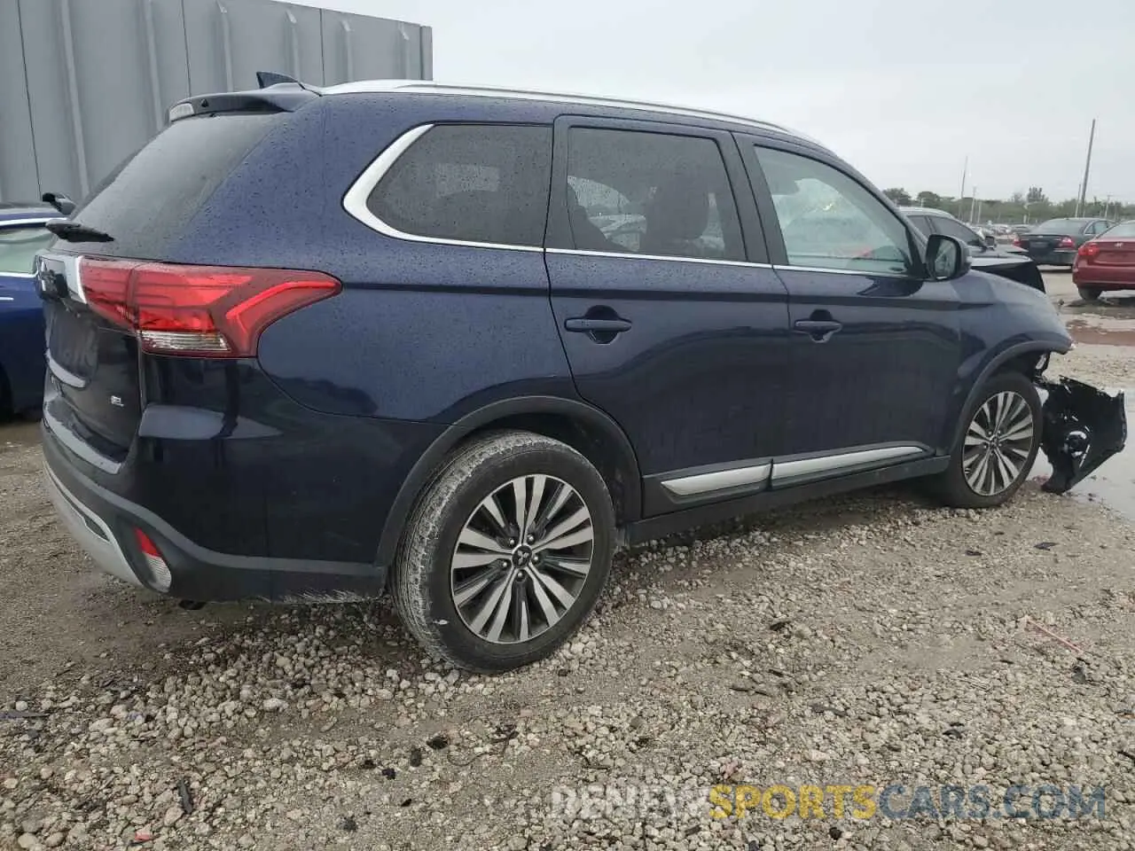 3 Photograph of a damaged car JA4AD3A38LZ030392 MITSUBISHI OUTLANDER 2020