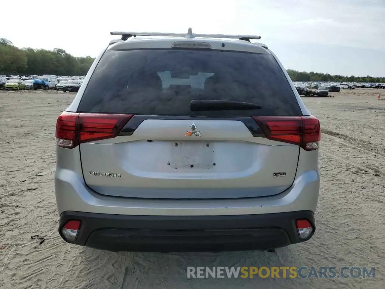 6 Photograph of a damaged car JA4AD3A38LZ044972 MITSUBISHI OUTLANDER 2020