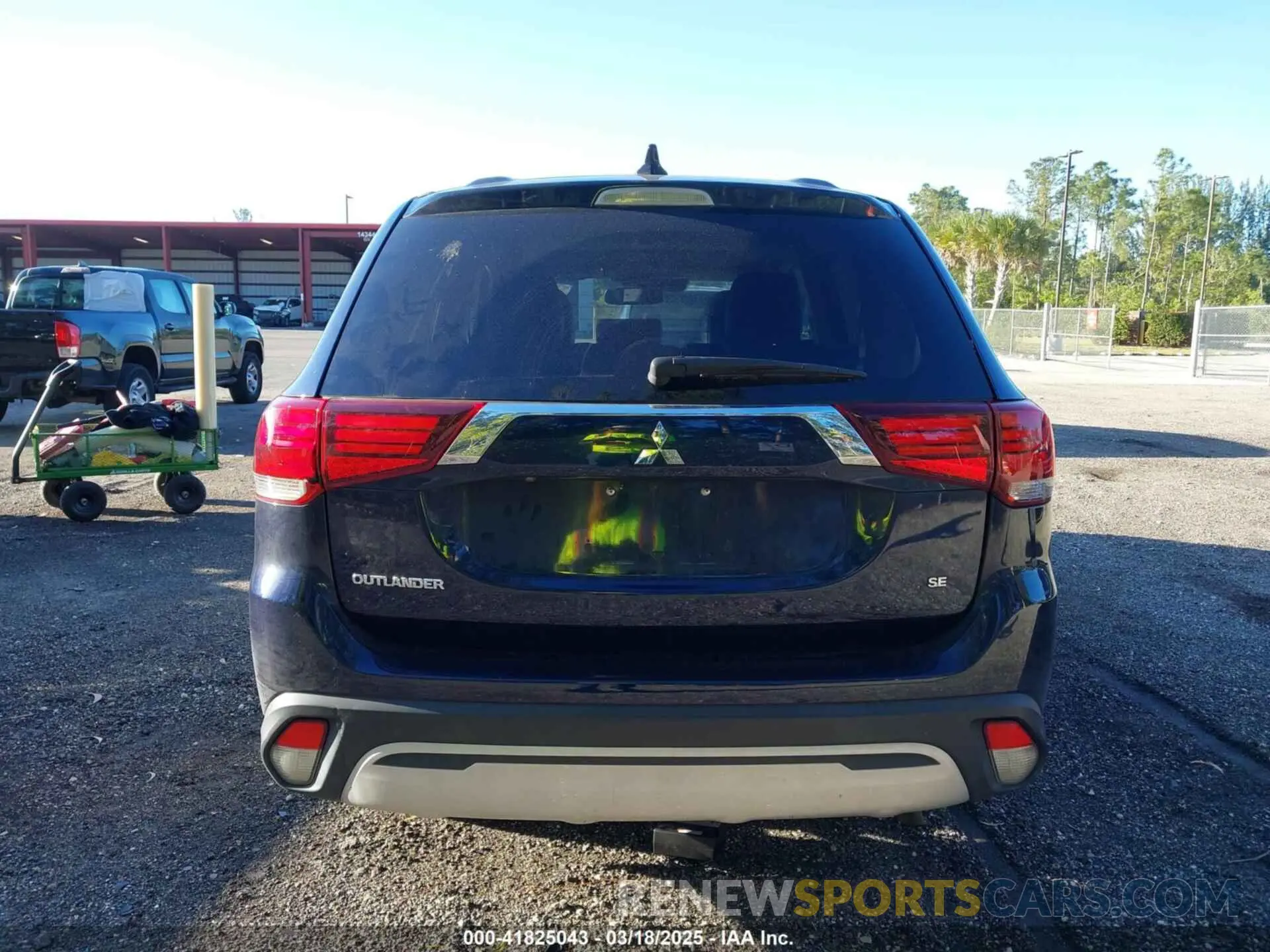 17 Photograph of a damaged car JA4AD3A39LZ004691 MITSUBISHI OUTLANDER 2020