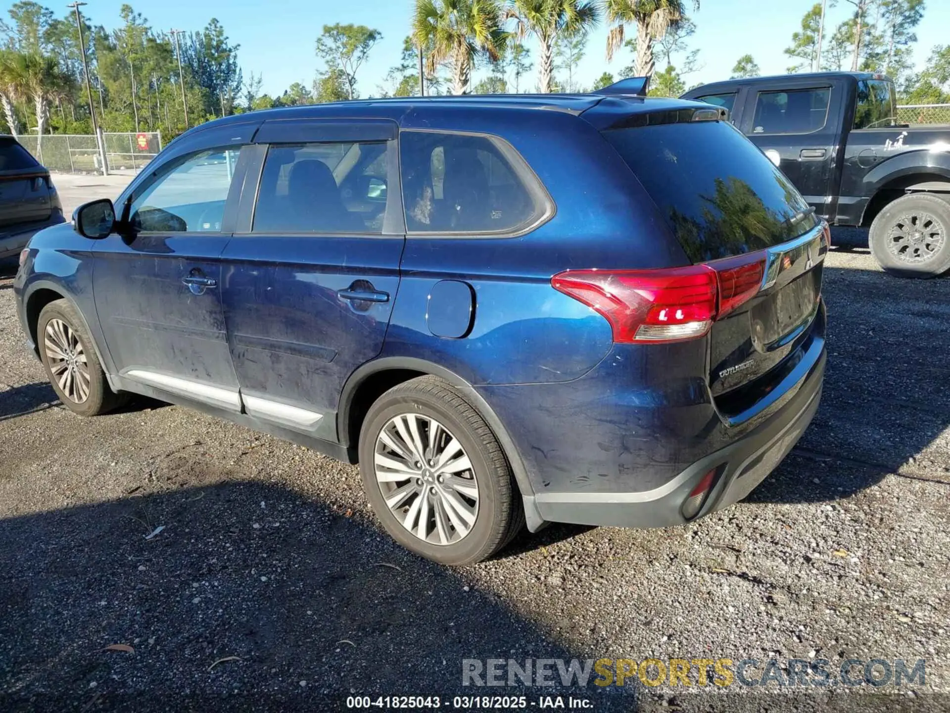 3 Photograph of a damaged car JA4AD3A39LZ004691 MITSUBISHI OUTLANDER 2020