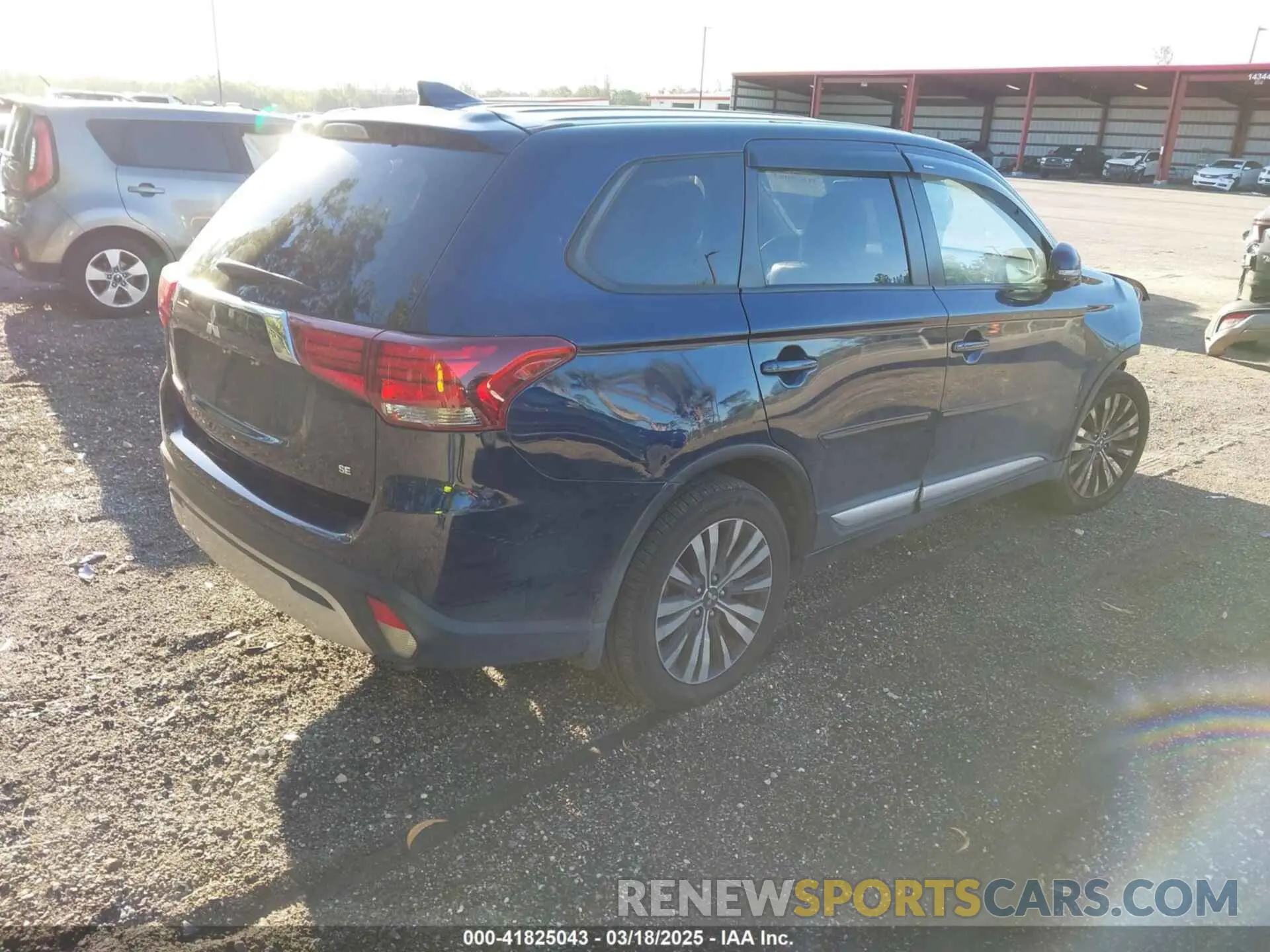 4 Photograph of a damaged car JA4AD3A39LZ004691 MITSUBISHI OUTLANDER 2020