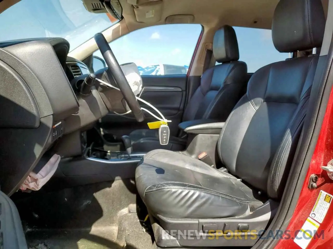 7 Photograph of a damaged car JA4AD3A39LZ025105 MITSUBISHI OUTLANDER 2020