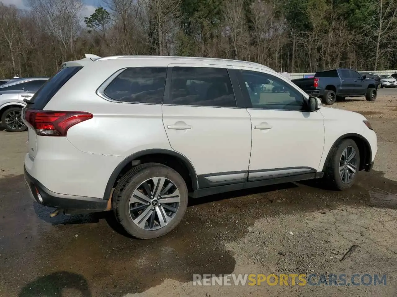 3 Photograph of a damaged car JA4AD3A39LZ029381 MITSUBISHI OUTLANDER 2020