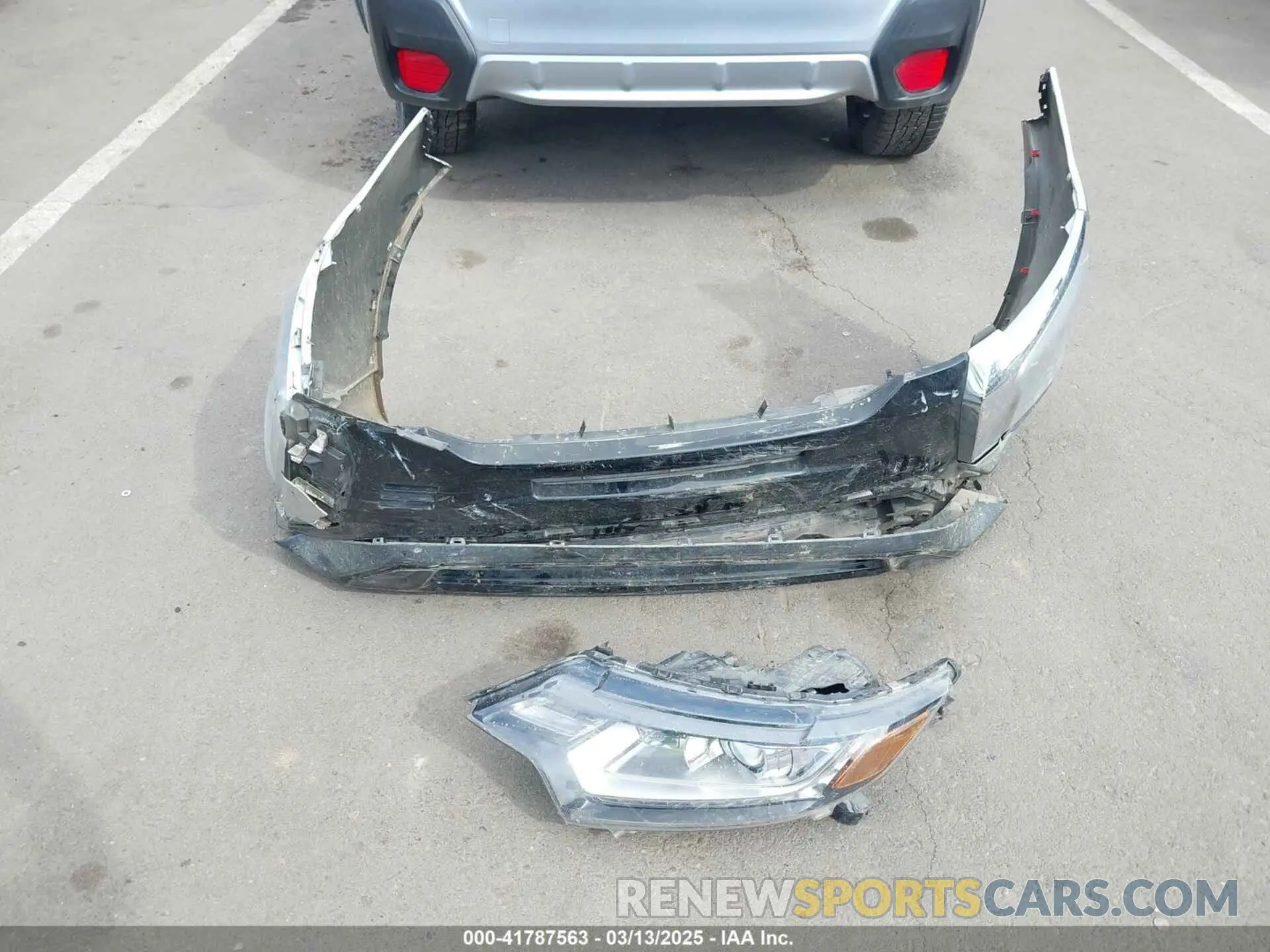 12 Photograph of a damaged car JA4AD3A39LZ035147 MITSUBISHI OUTLANDER 2020