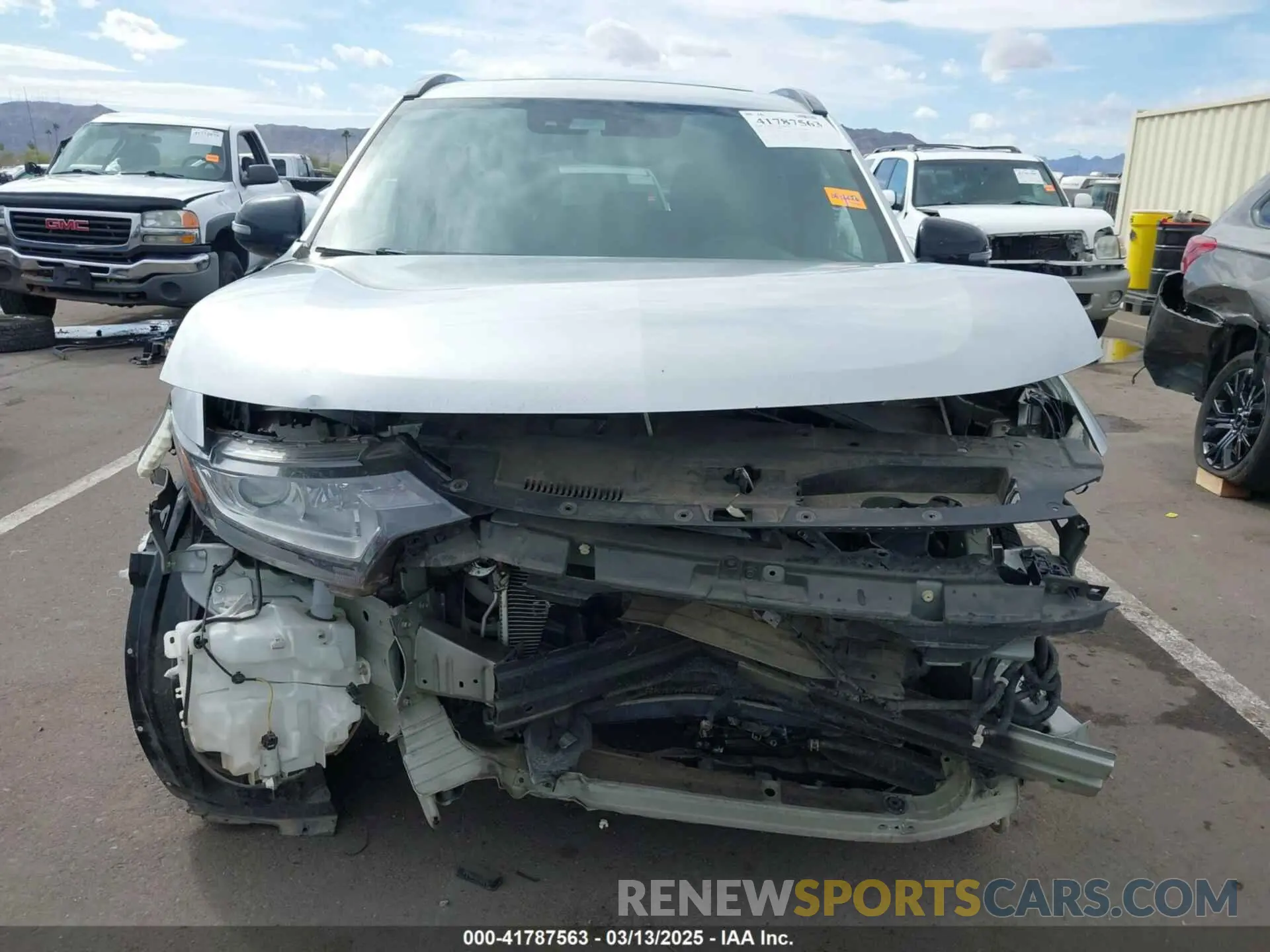 13 Photograph of a damaged car JA4AD3A39LZ035147 MITSUBISHI OUTLANDER 2020