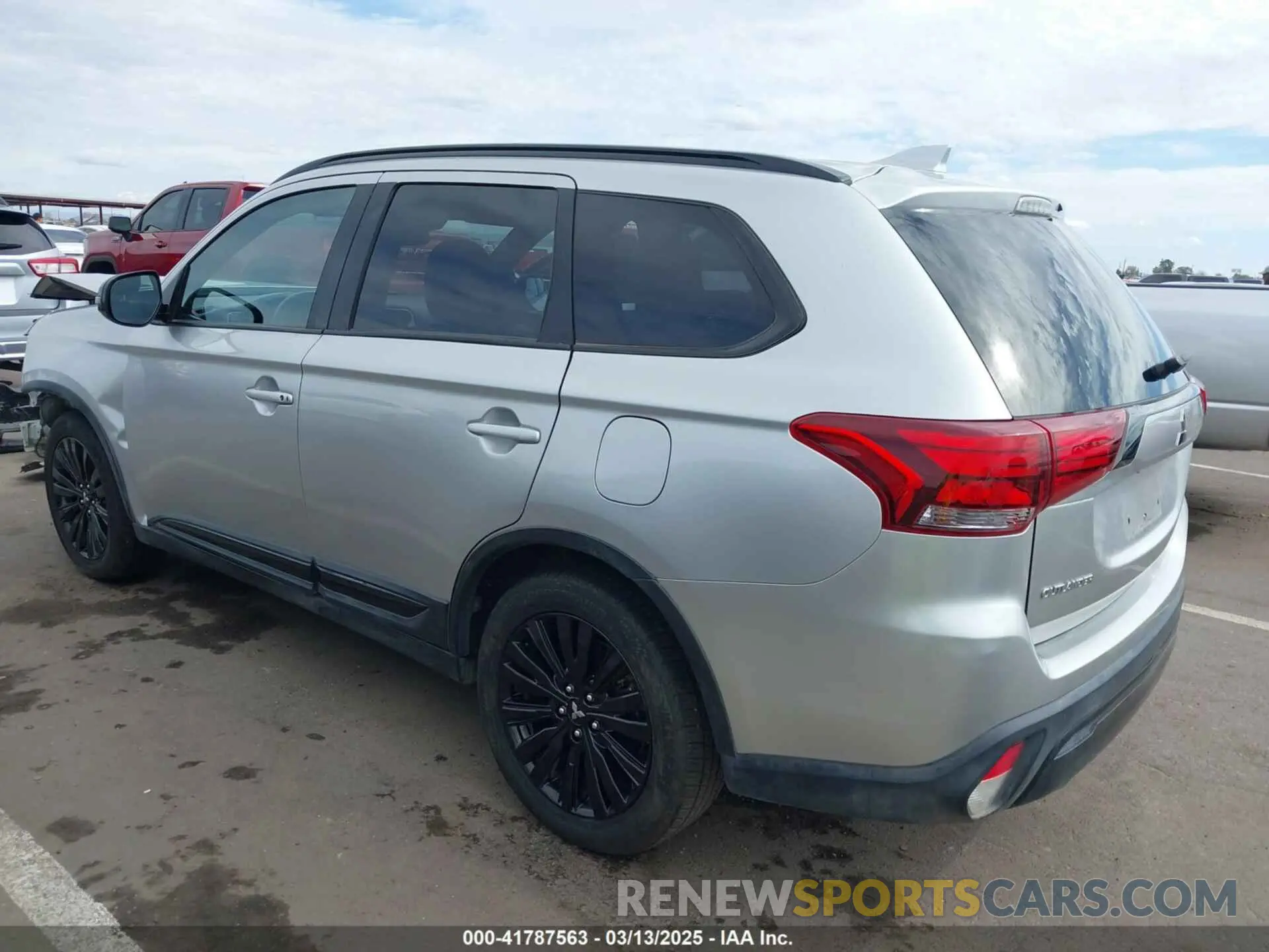 3 Photograph of a damaged car JA4AD3A39LZ035147 MITSUBISHI OUTLANDER 2020