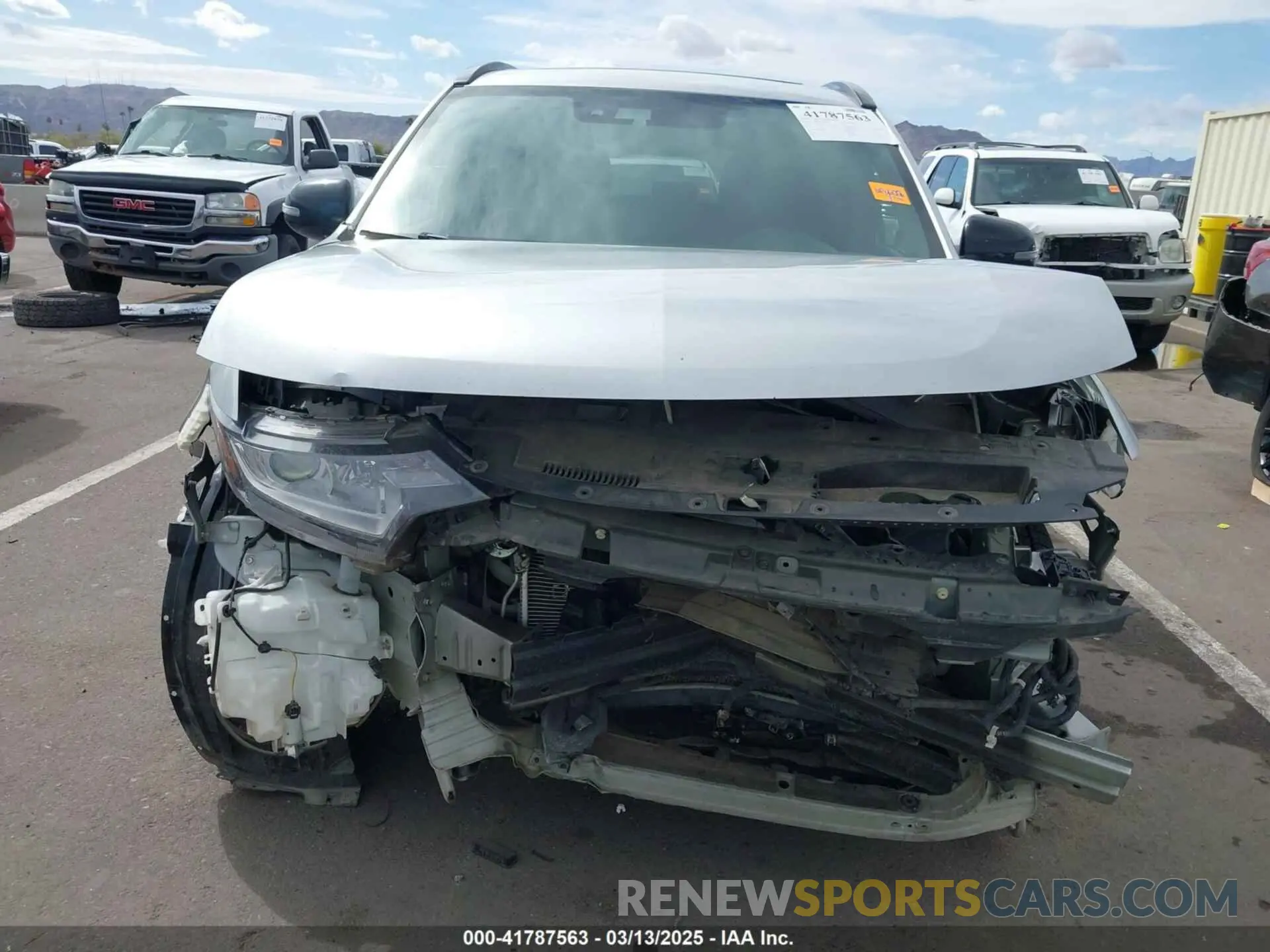 6 Photograph of a damaged car JA4AD3A39LZ035147 MITSUBISHI OUTLANDER 2020