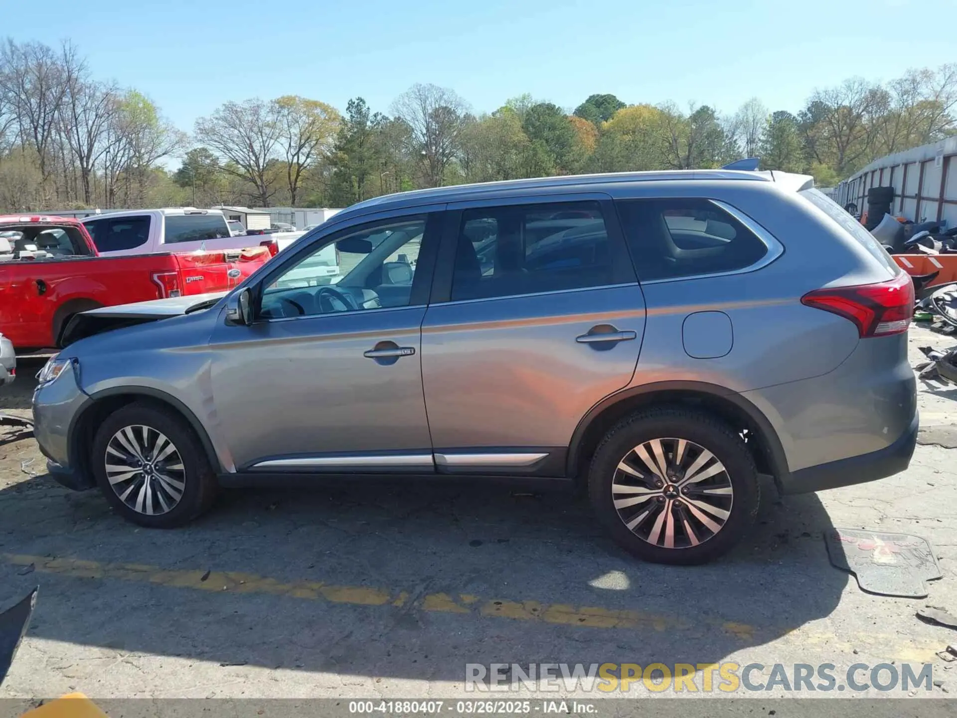 14 Photograph of a damaged car JA4AD3A3XLJ000650 MITSUBISHI OUTLANDER 2020