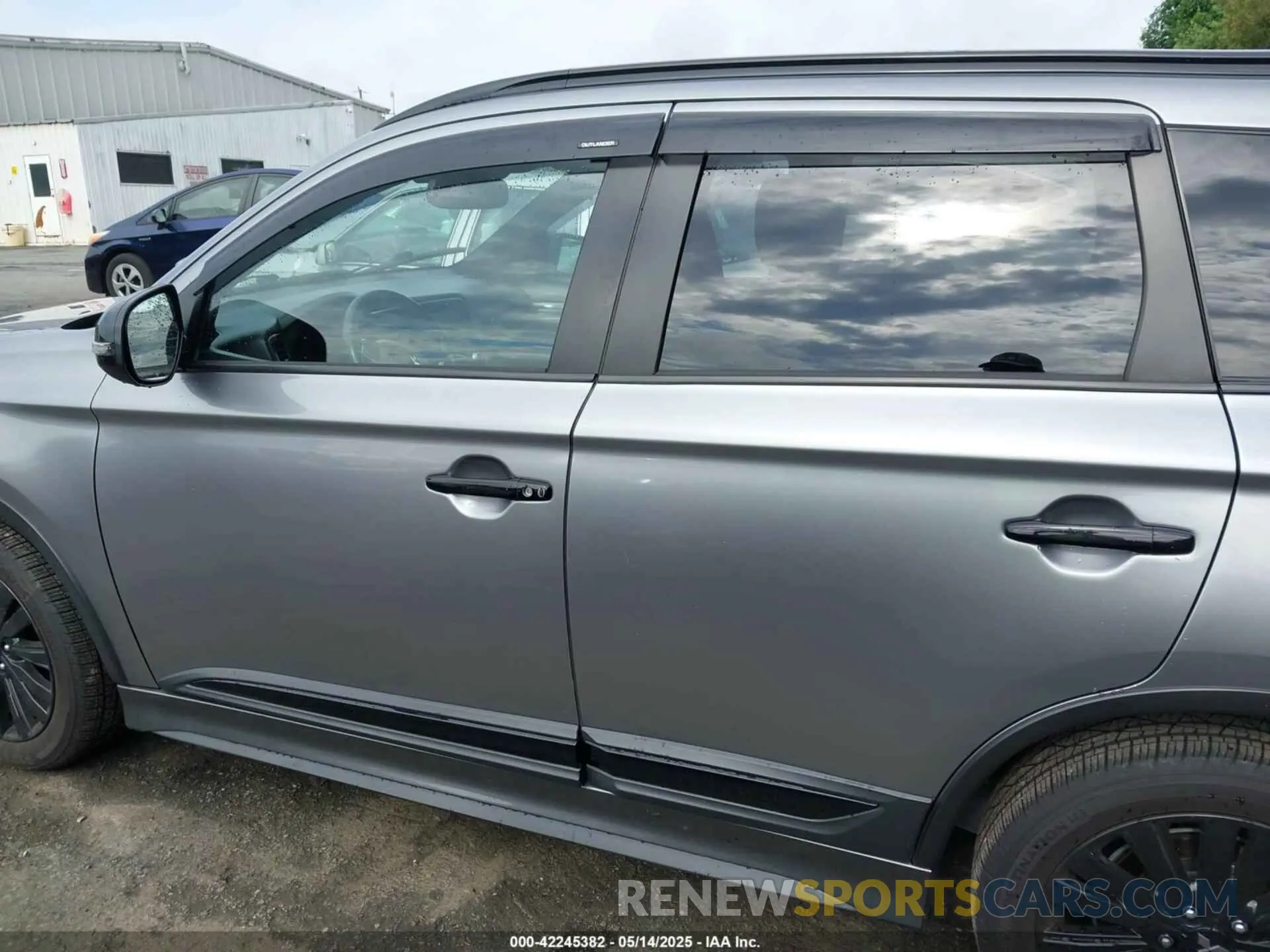 14 Photograph of a damaged car JA4AD3A3XLZ024478 MITSUBISHI OUTLANDER 2020