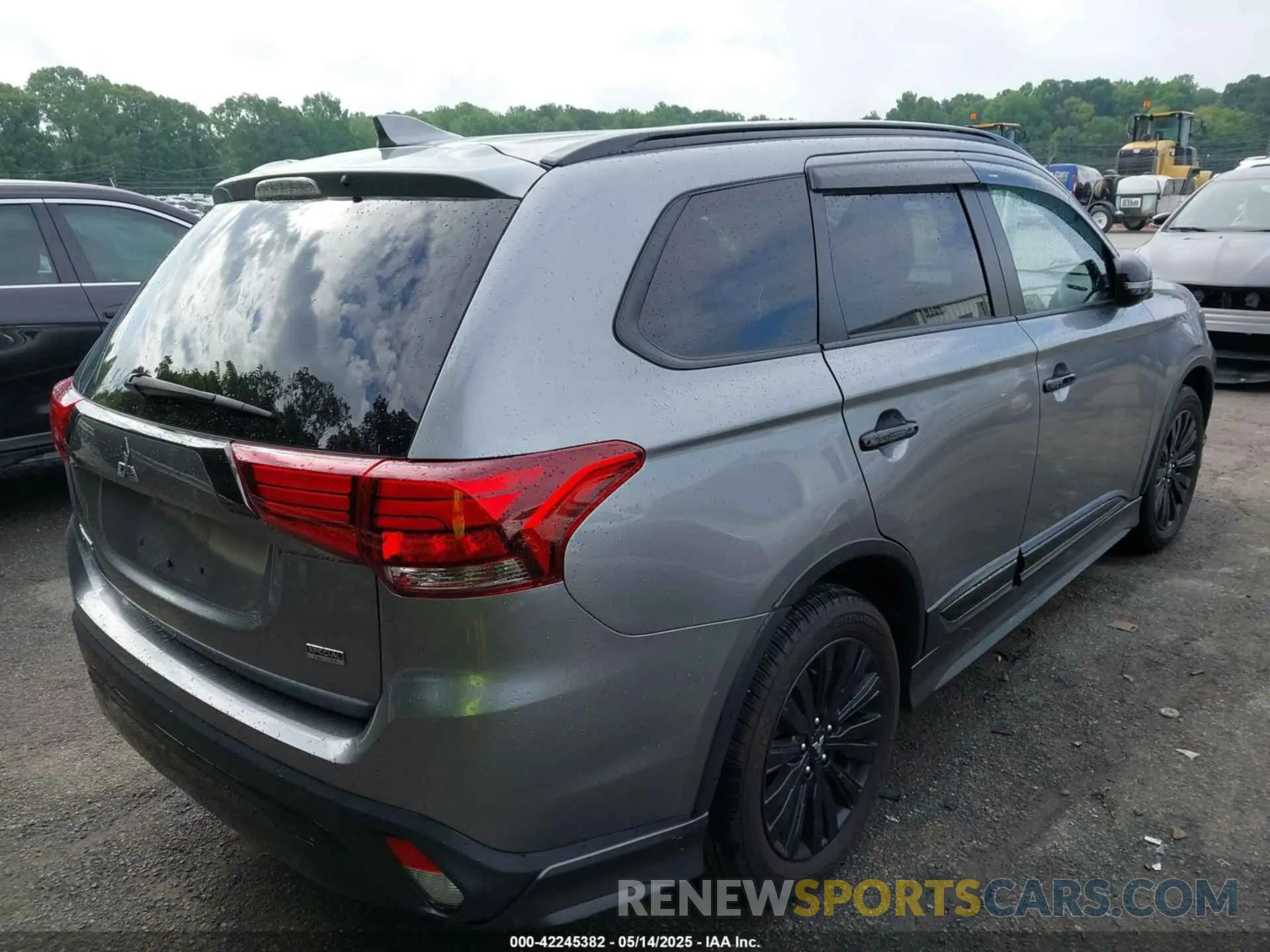 4 Photograph of a damaged car JA4AD3A3XLZ024478 MITSUBISHI OUTLANDER 2020