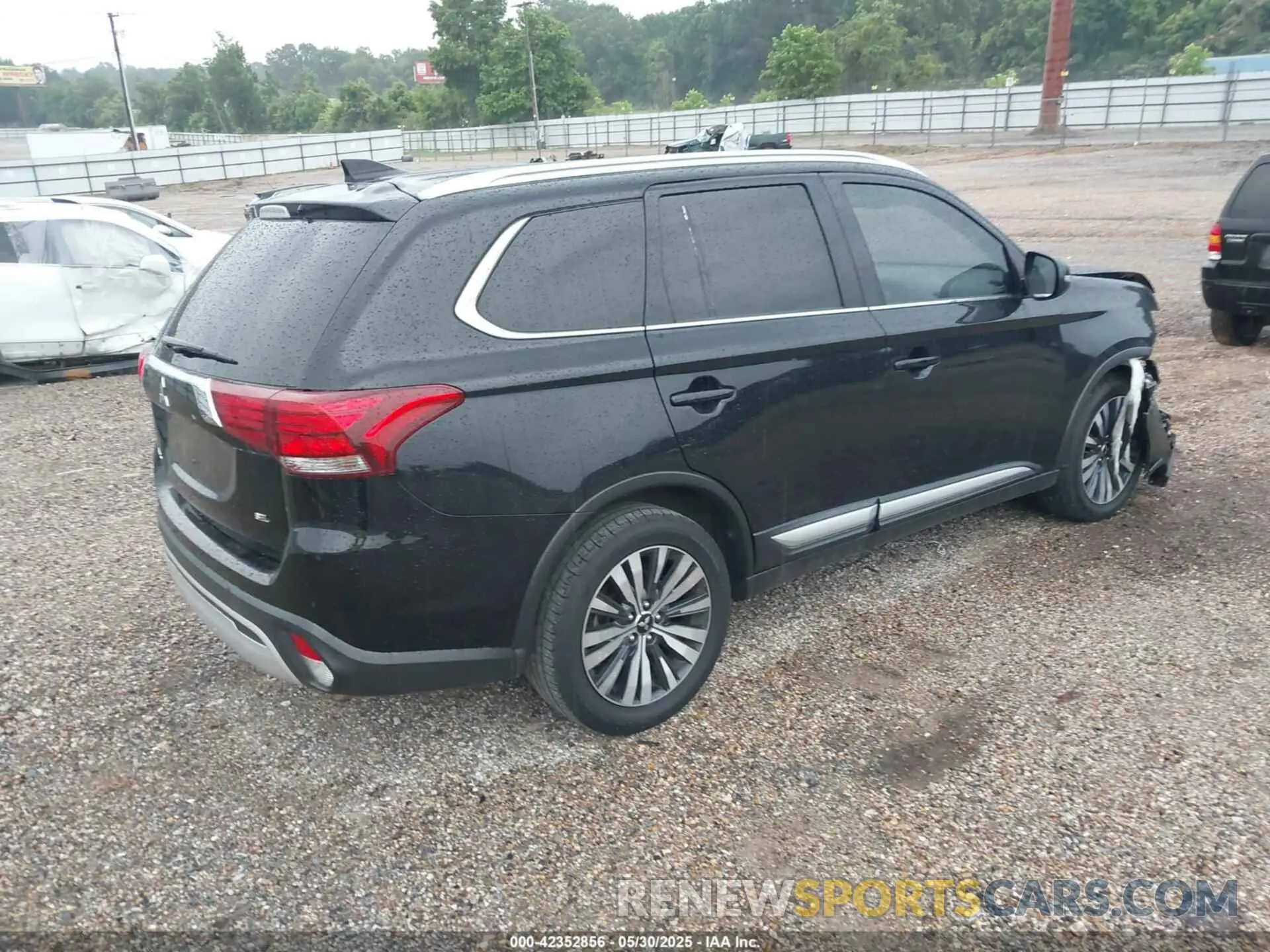4 Photograph of a damaged car JA4AD3A3XLZ030748 MITSUBISHI OUTLANDER 2020