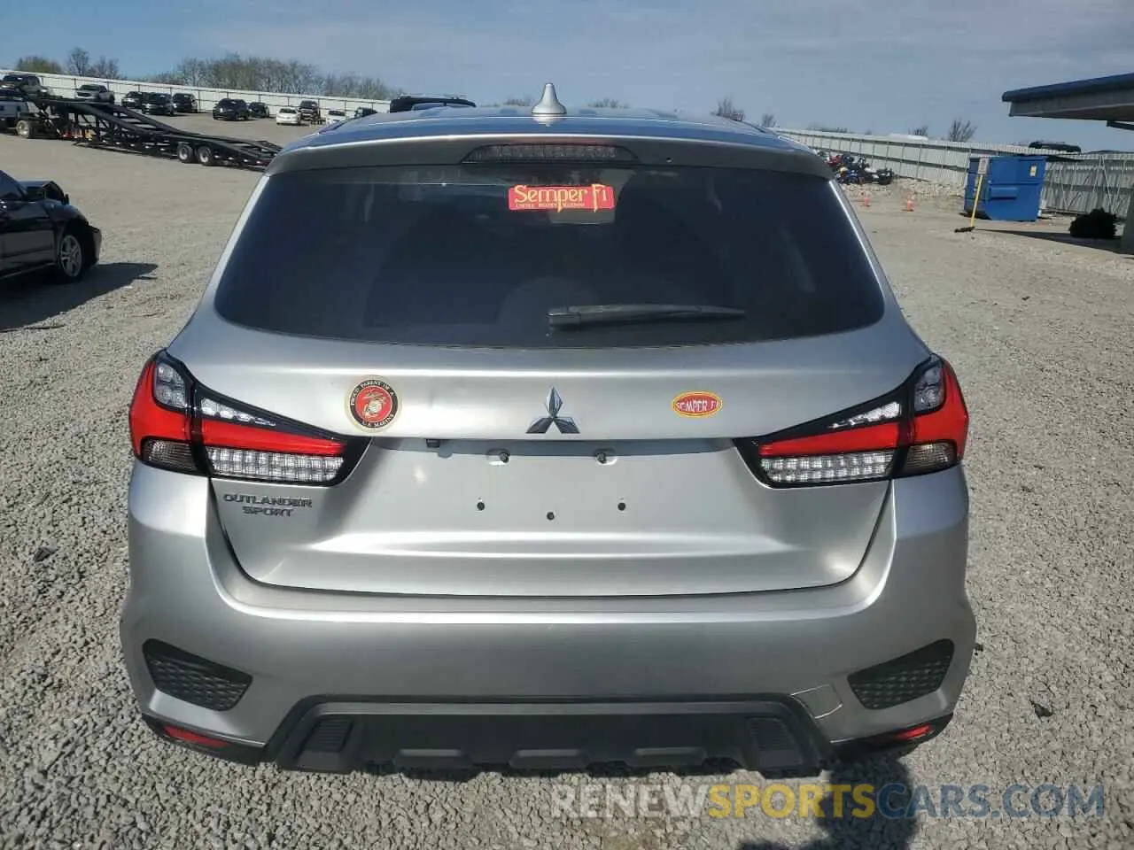 6 Photograph of a damaged car JA4AP3AU0LU003698 MITSUBISHI OUTLANDER 2020