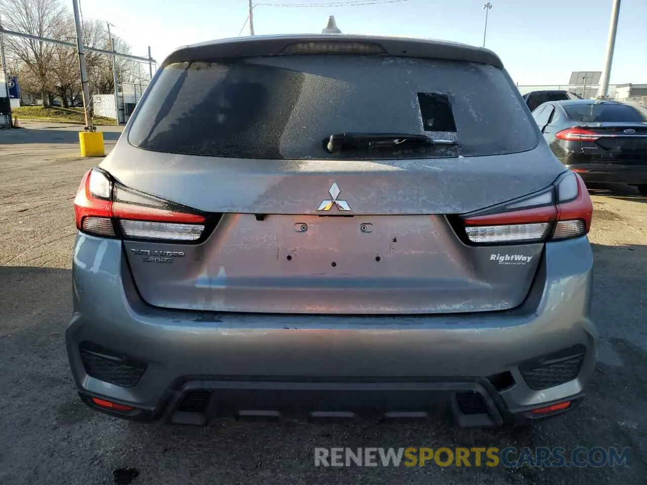 6 Photograph of a damaged car JA4AP3AU2LU017635 MITSUBISHI OUTLANDER 2020