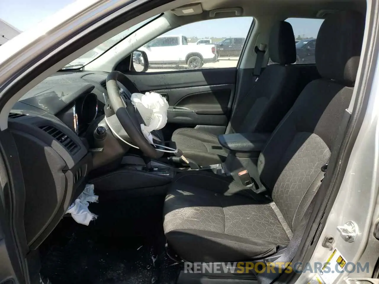 7 Photograph of a damaged car JA4AP3AU5LU005897 MITSUBISHI OUTLANDER 2020