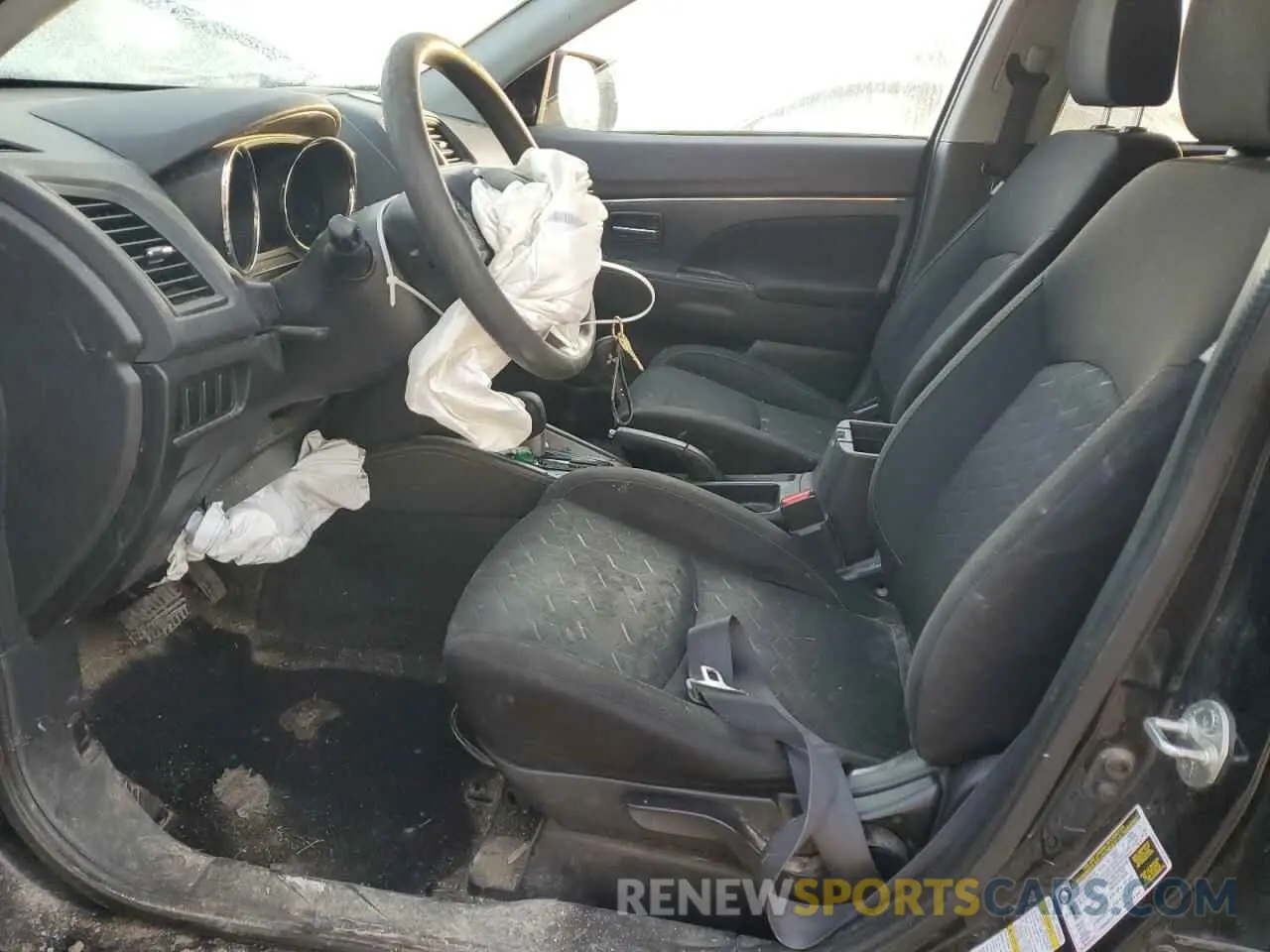 7 Photograph of a damaged car JA4AP3AU5LU017841 MITSUBISHI OUTLANDER 2020