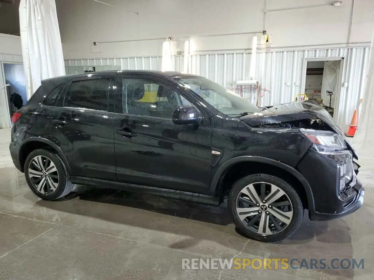 4 Photograph of a damaged car JA4AP3AU6LU018299 MITSUBISHI OUTLANDER 2020