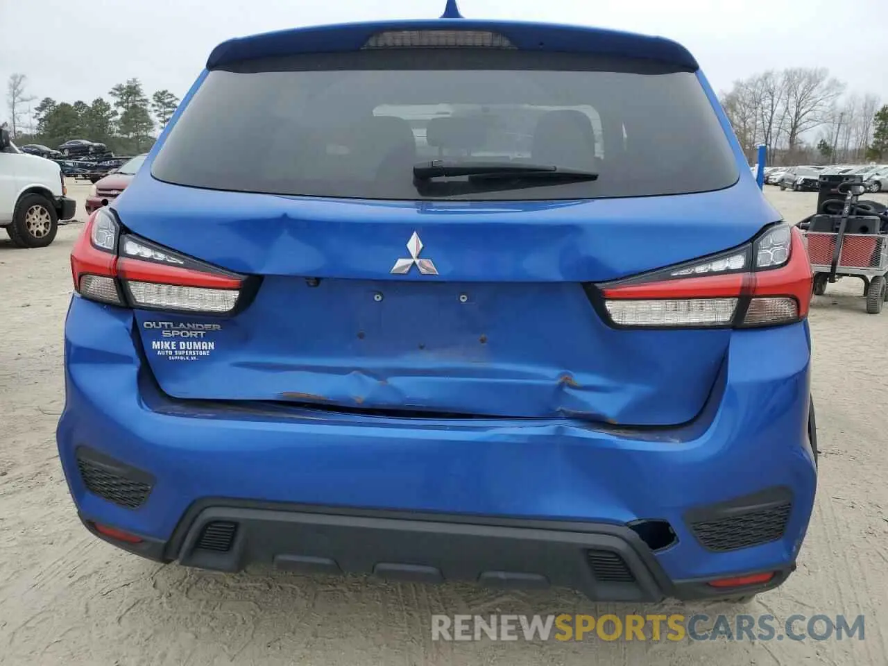 6 Photograph of a damaged car JA4AP3AU8LU030504 MITSUBISHI OUTLANDER 2020