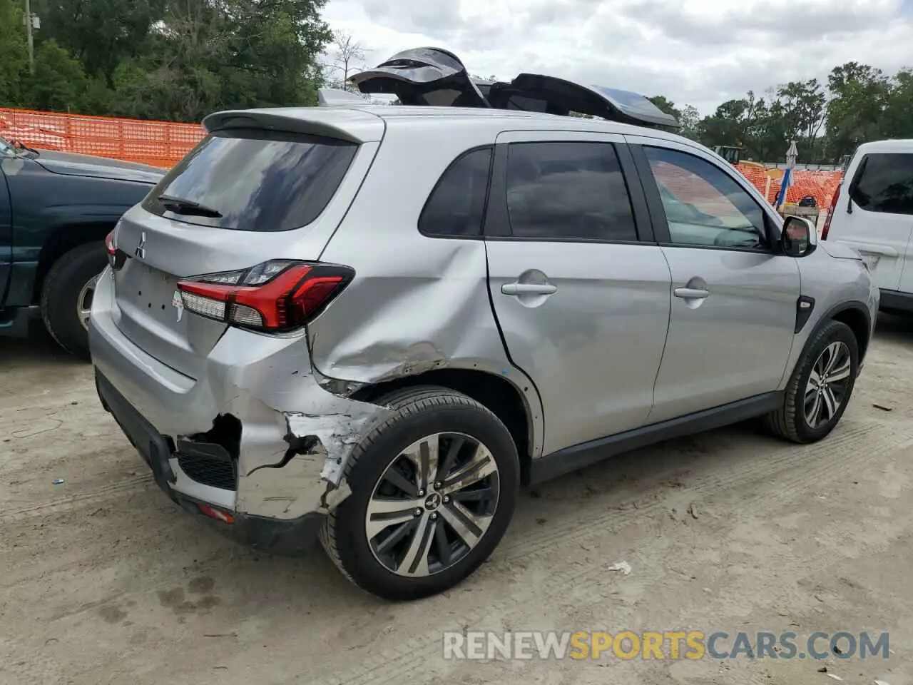 3 Photograph of a damaged car JA4AP3AU9LU012724 MITSUBISHI OUTLANDER 2020
