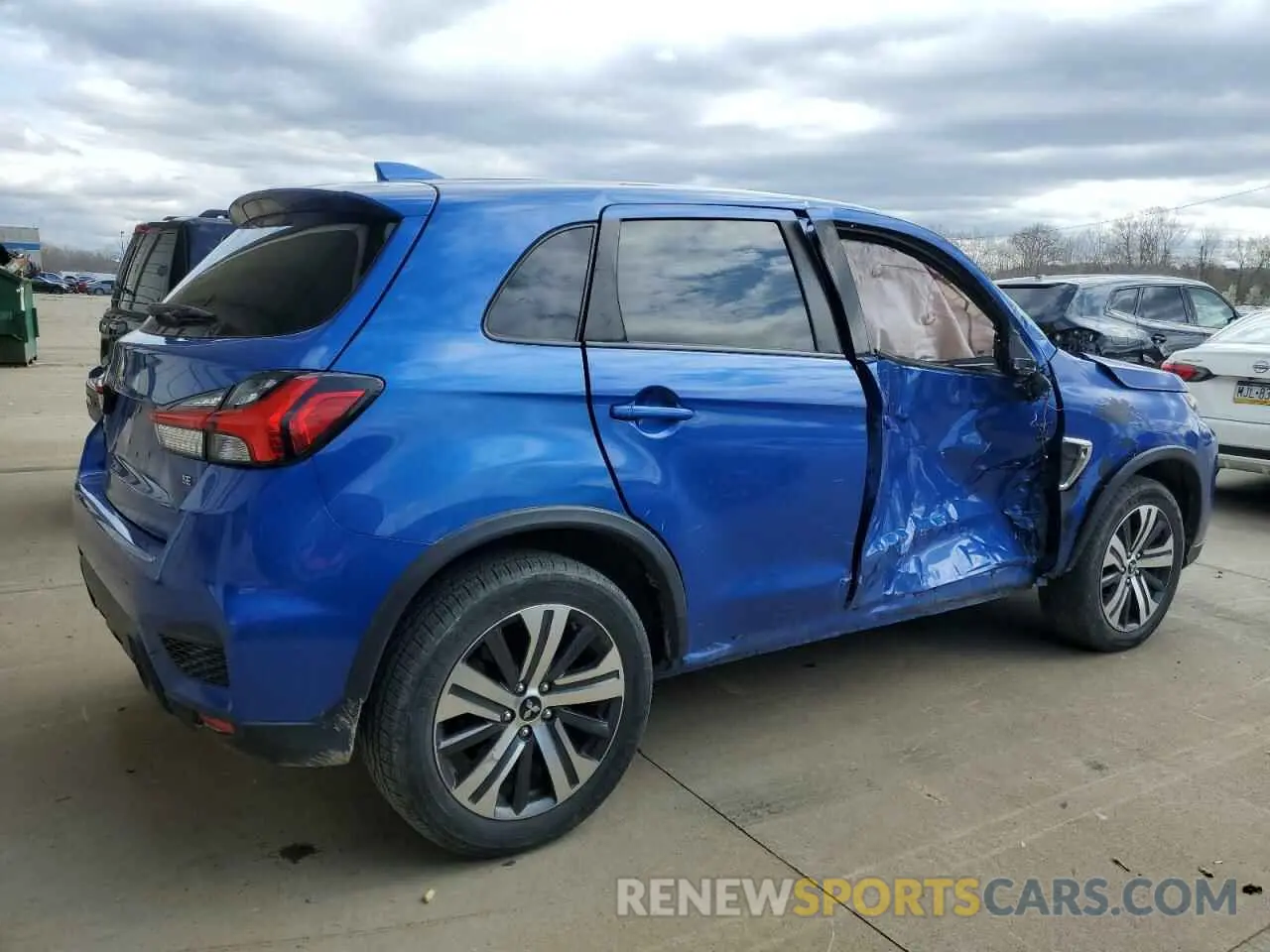 3 Photograph of a damaged car JA4AP4AU5LU029848 MITSUBISHI OUTLANDER 2020