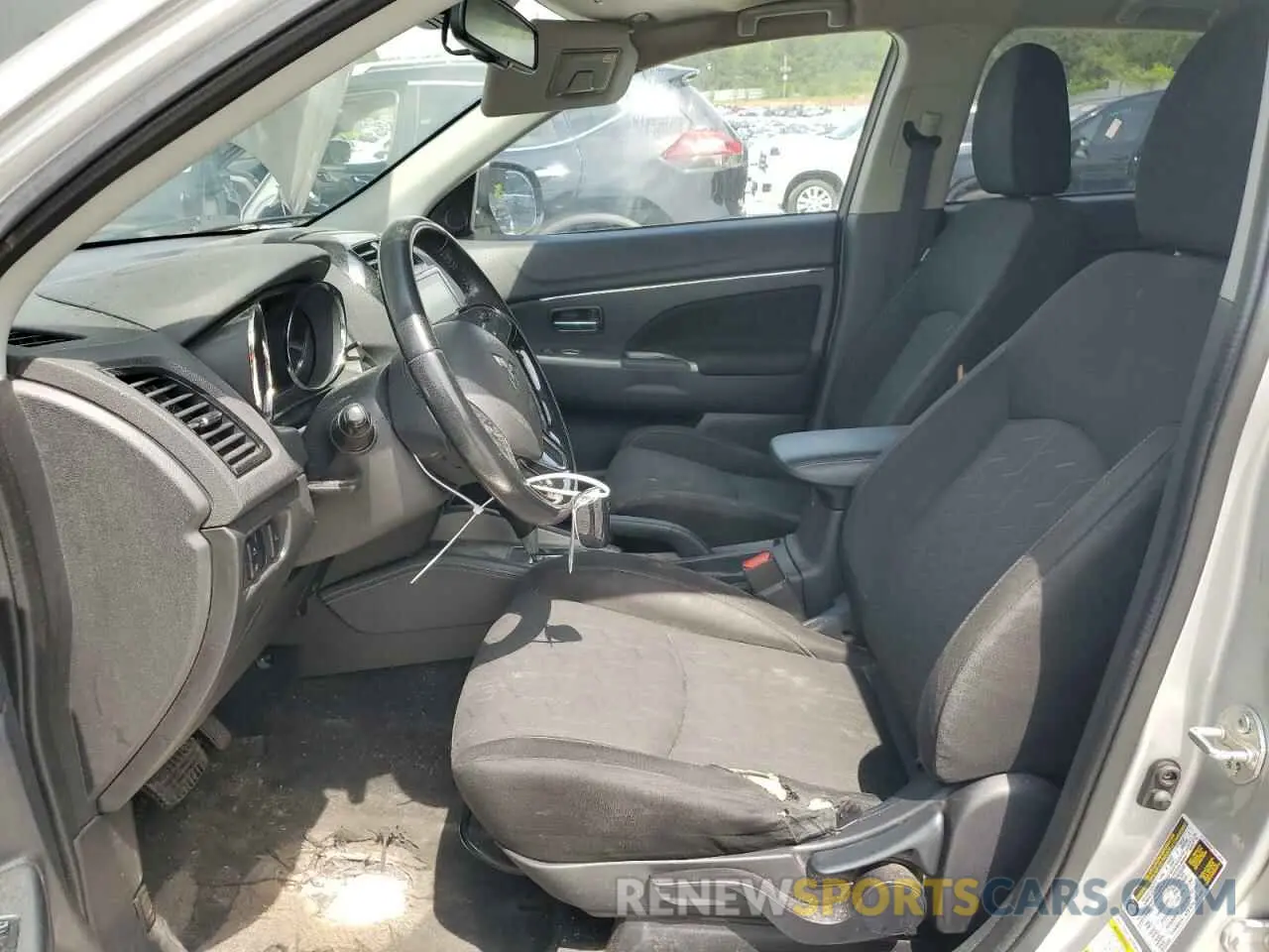 7 Photograph of a damaged car JA4AP4AU6LU023122 MITSUBISHI OUTLANDER 2020