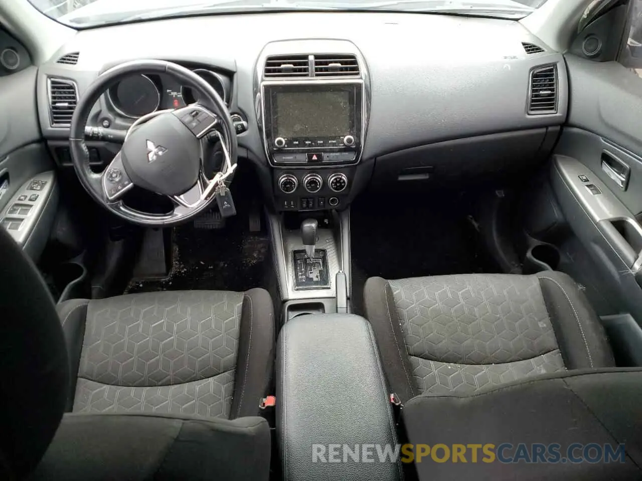 8 Photograph of a damaged car JA4AP4AU8LU008346 MITSUBISHI OUTLANDER 2020