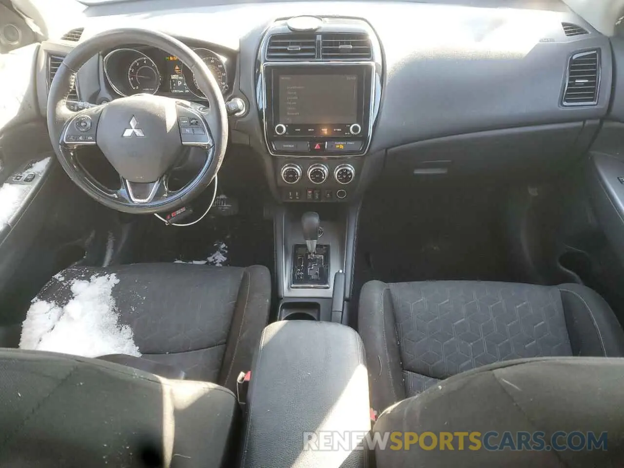 8 Photograph of a damaged car JA4AR3AU1LU011402 MITSUBISHI OUTLANDER 2020