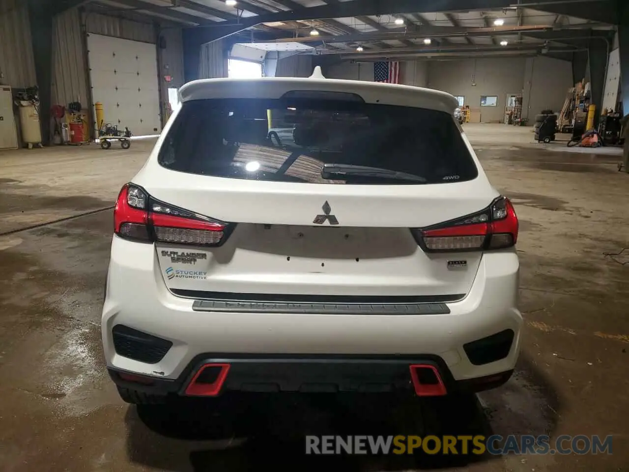 6 Photograph of a damaged car JA4AR3AU1LU025557 MITSUBISHI OUTLANDER 2020